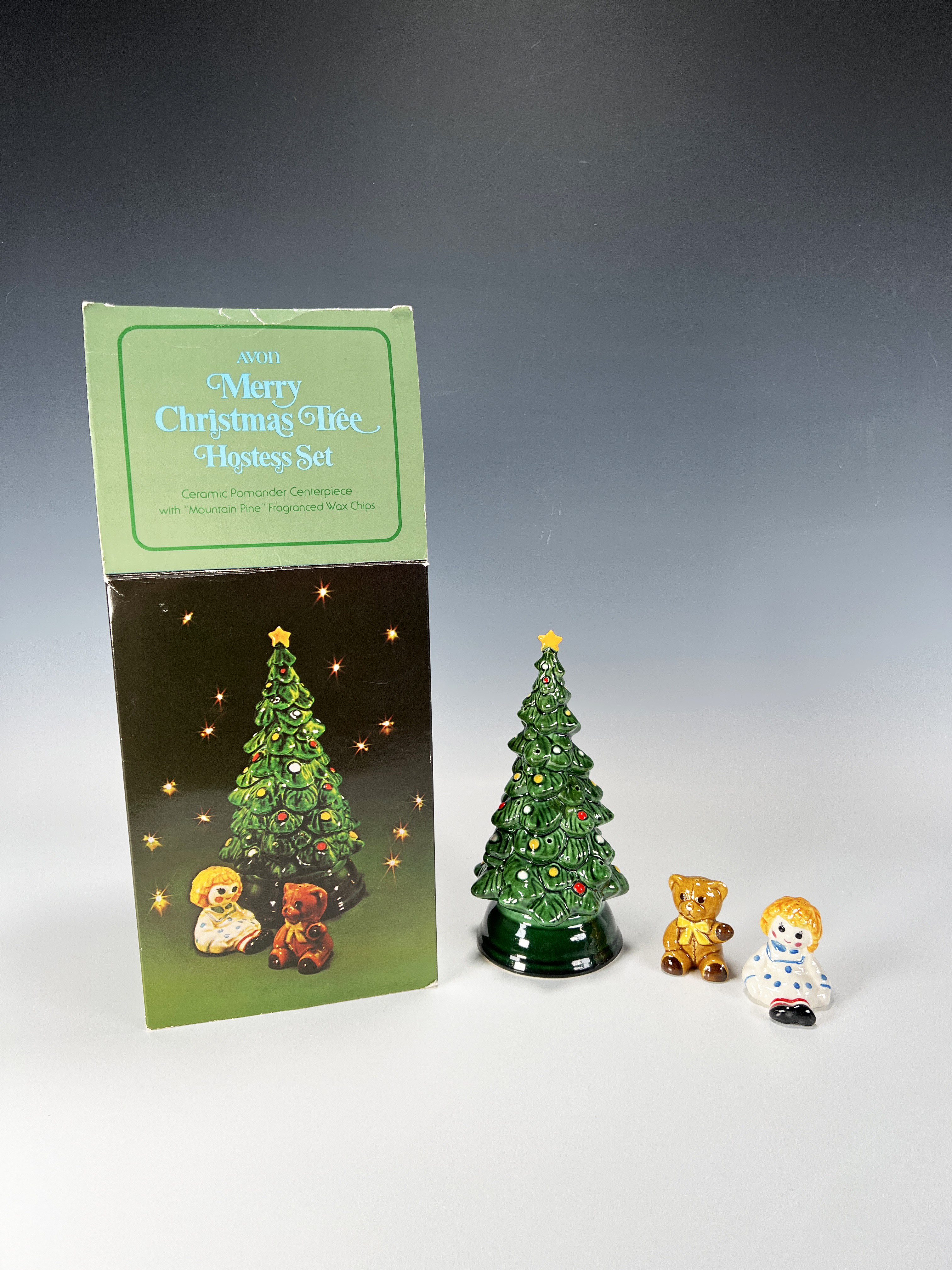 Avon Merry Christmas Tree Hostess Set In Box image 1