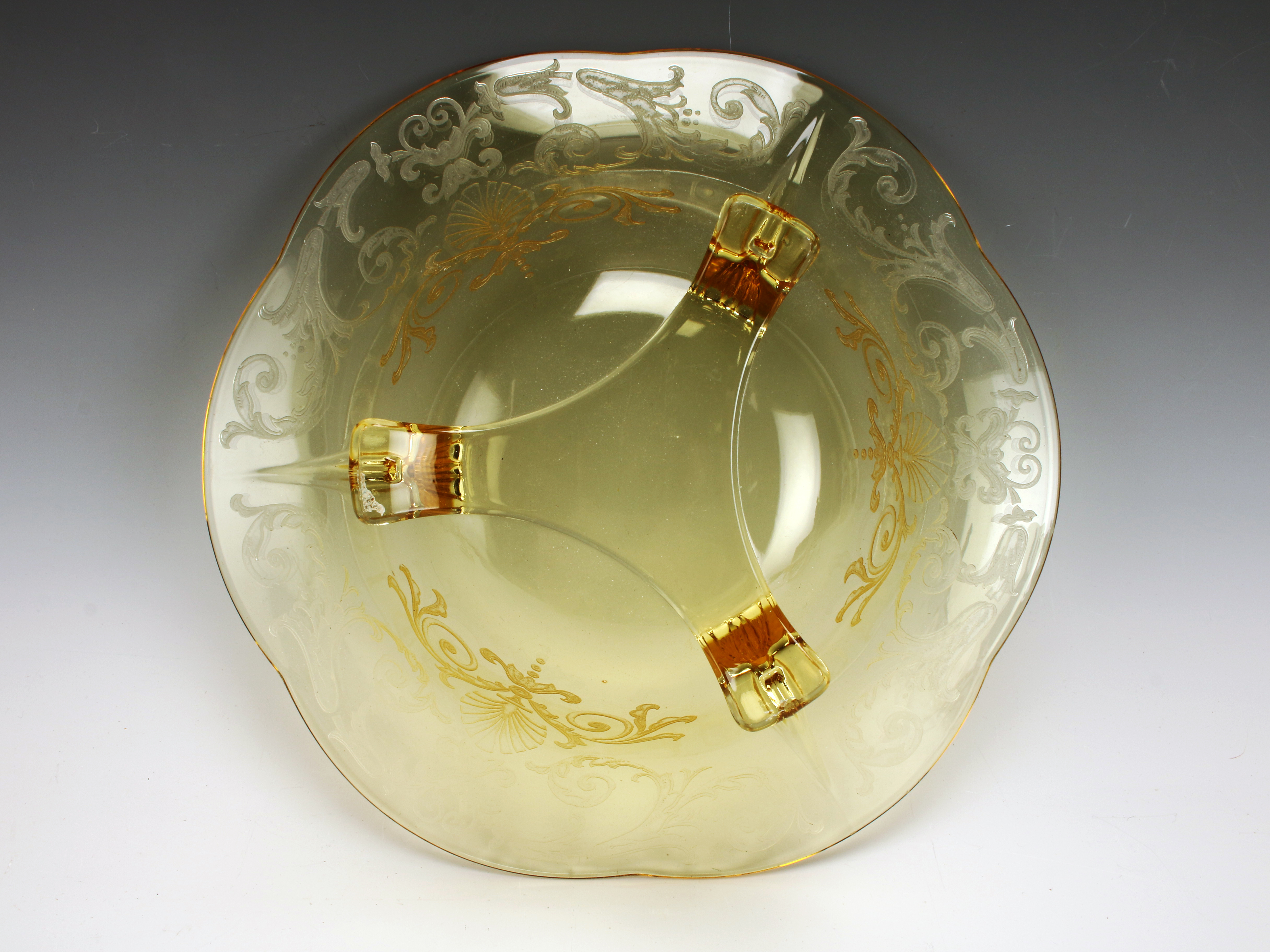 Amber Glass Bowl & Two Pink Glass Leaf Dishes image 3