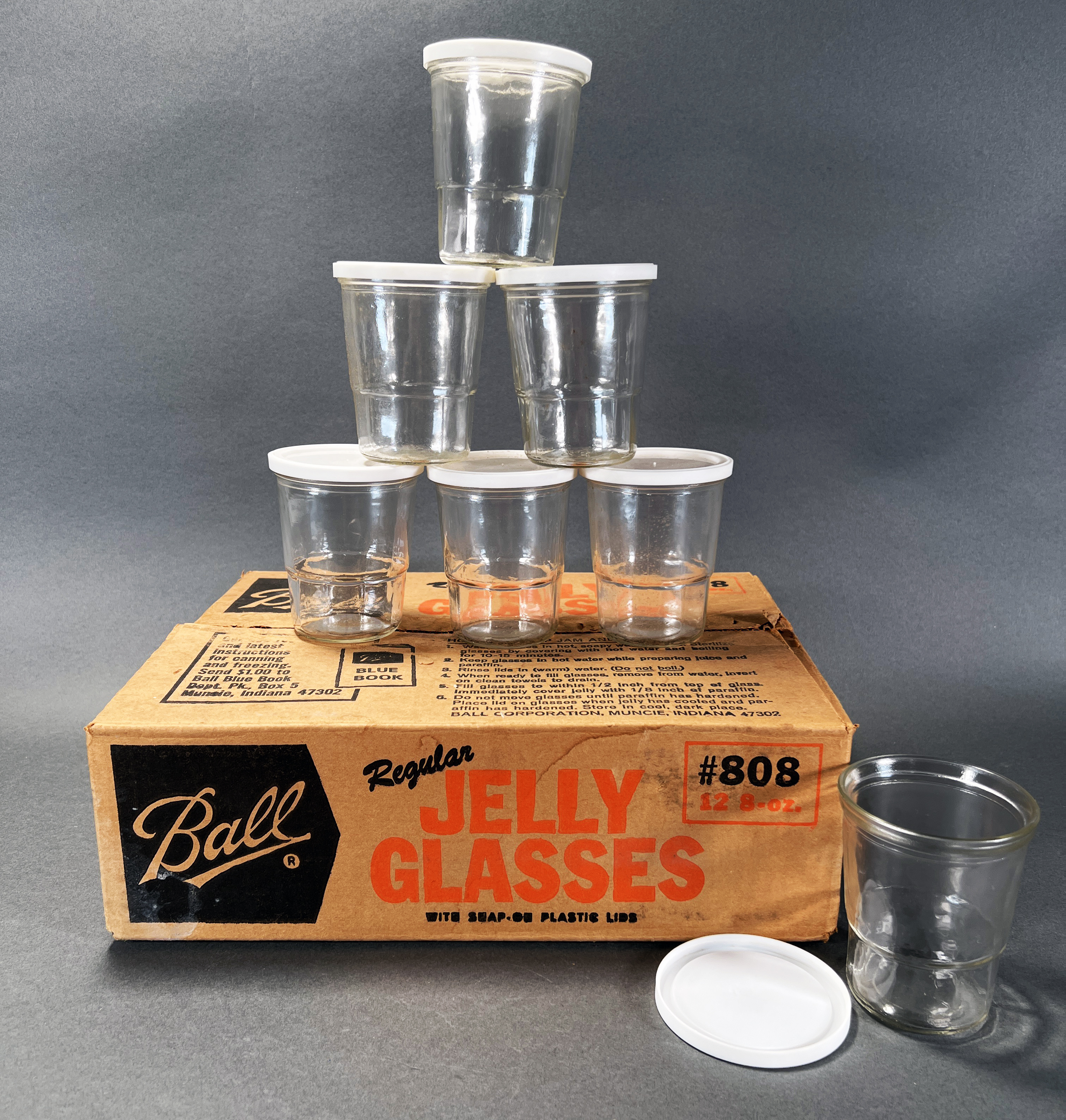 7 Ball Jelly Glasses With Plastic Lids In Box image 1