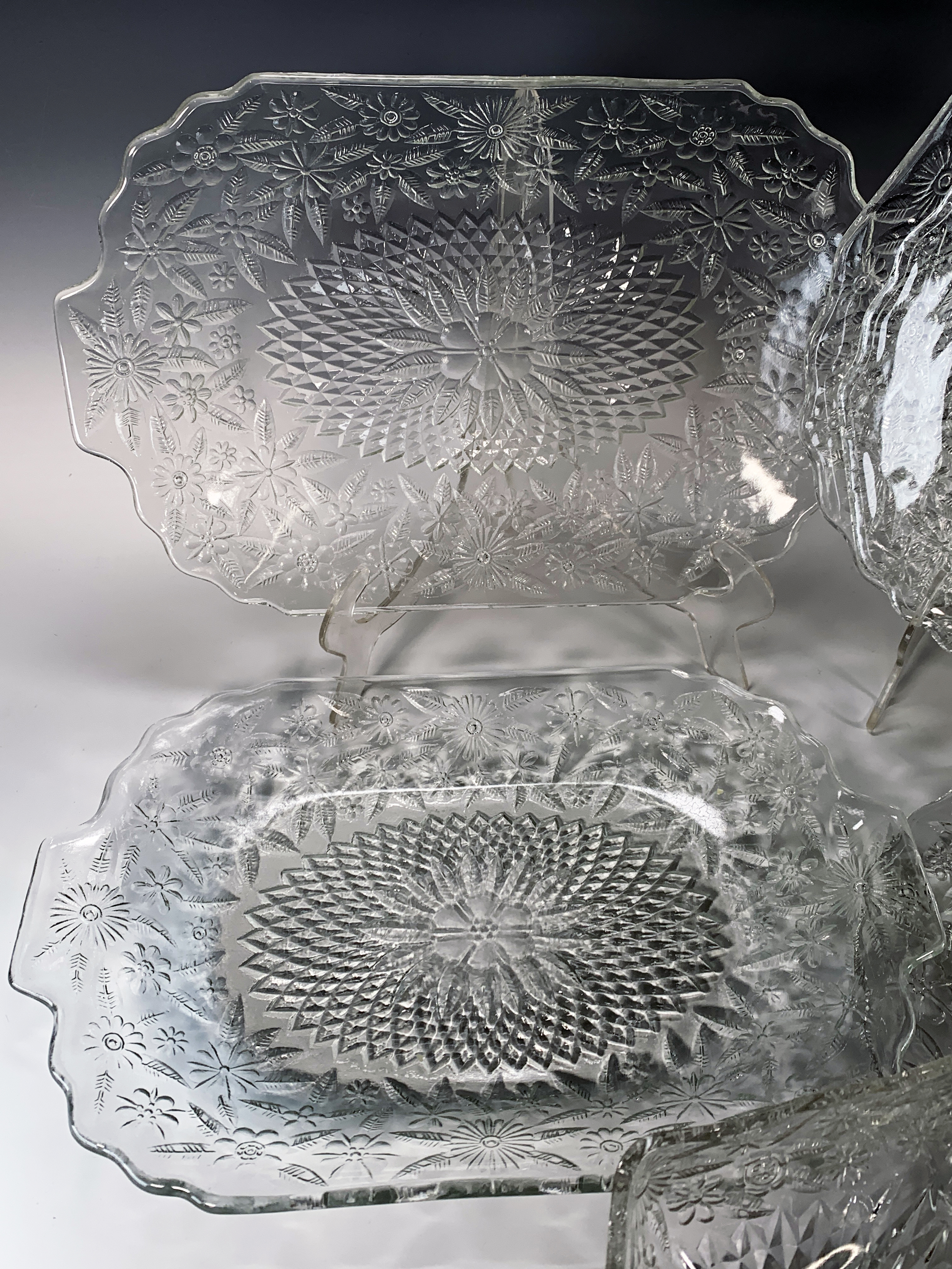 Glass Plates & Dessert Cups image 2