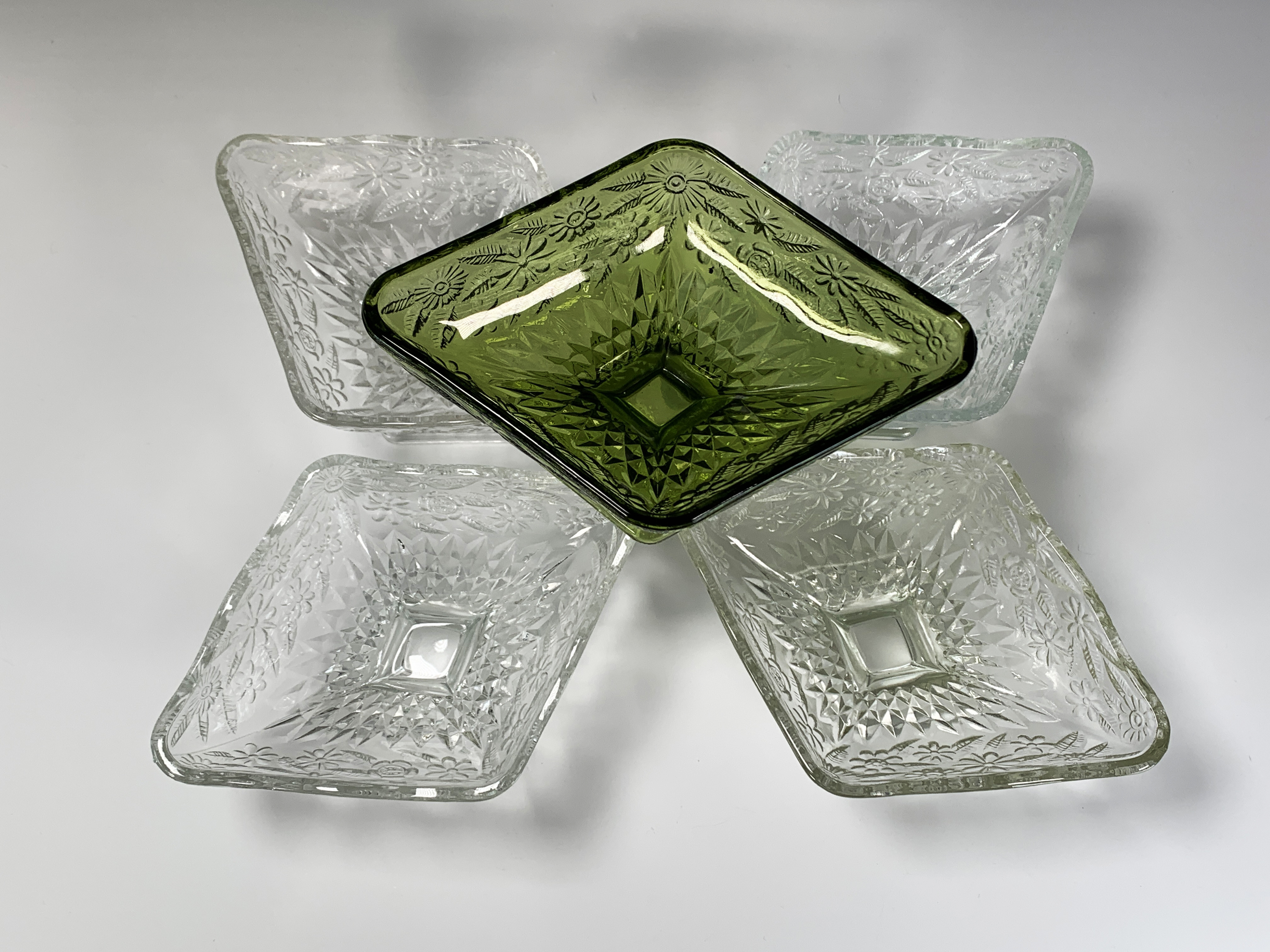 Glass Plates & Dessert Cups image 7