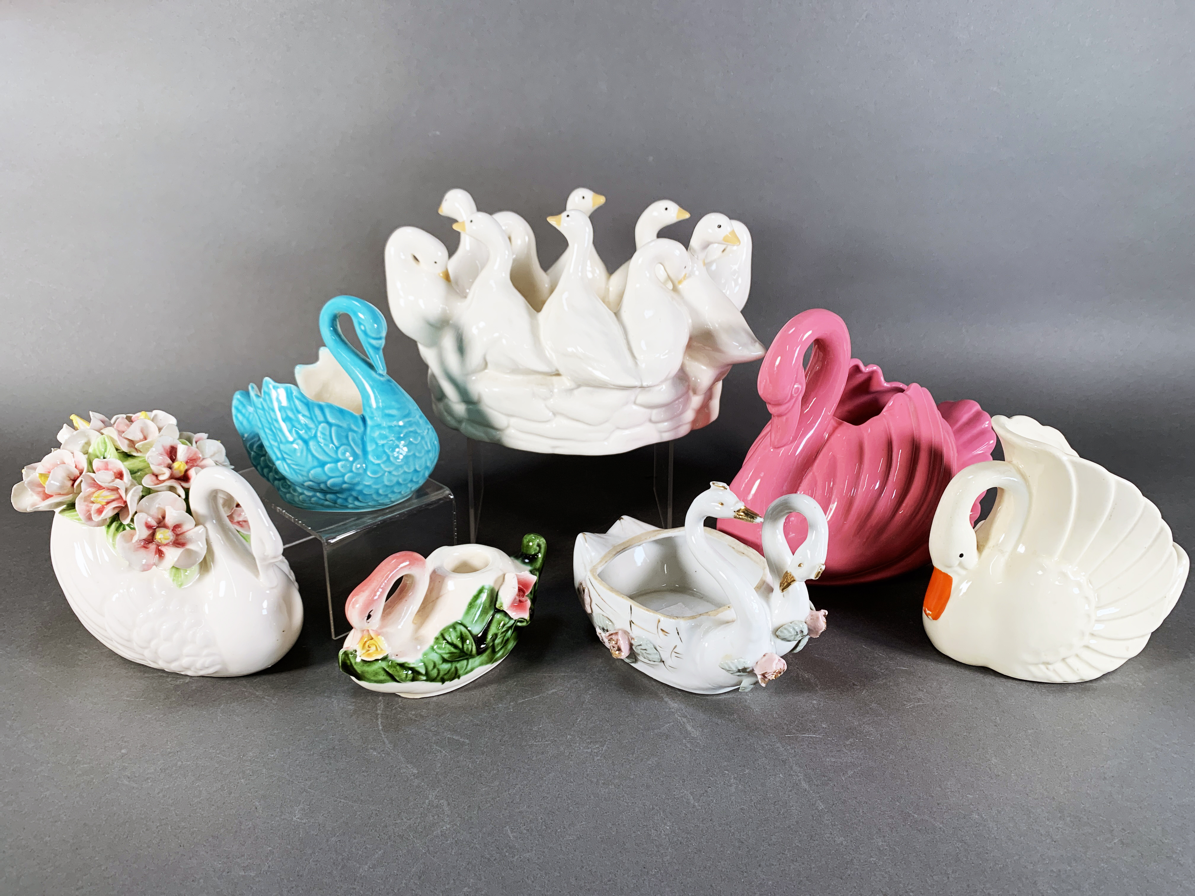 Lot Of 7 Porcelain Swans image 1
