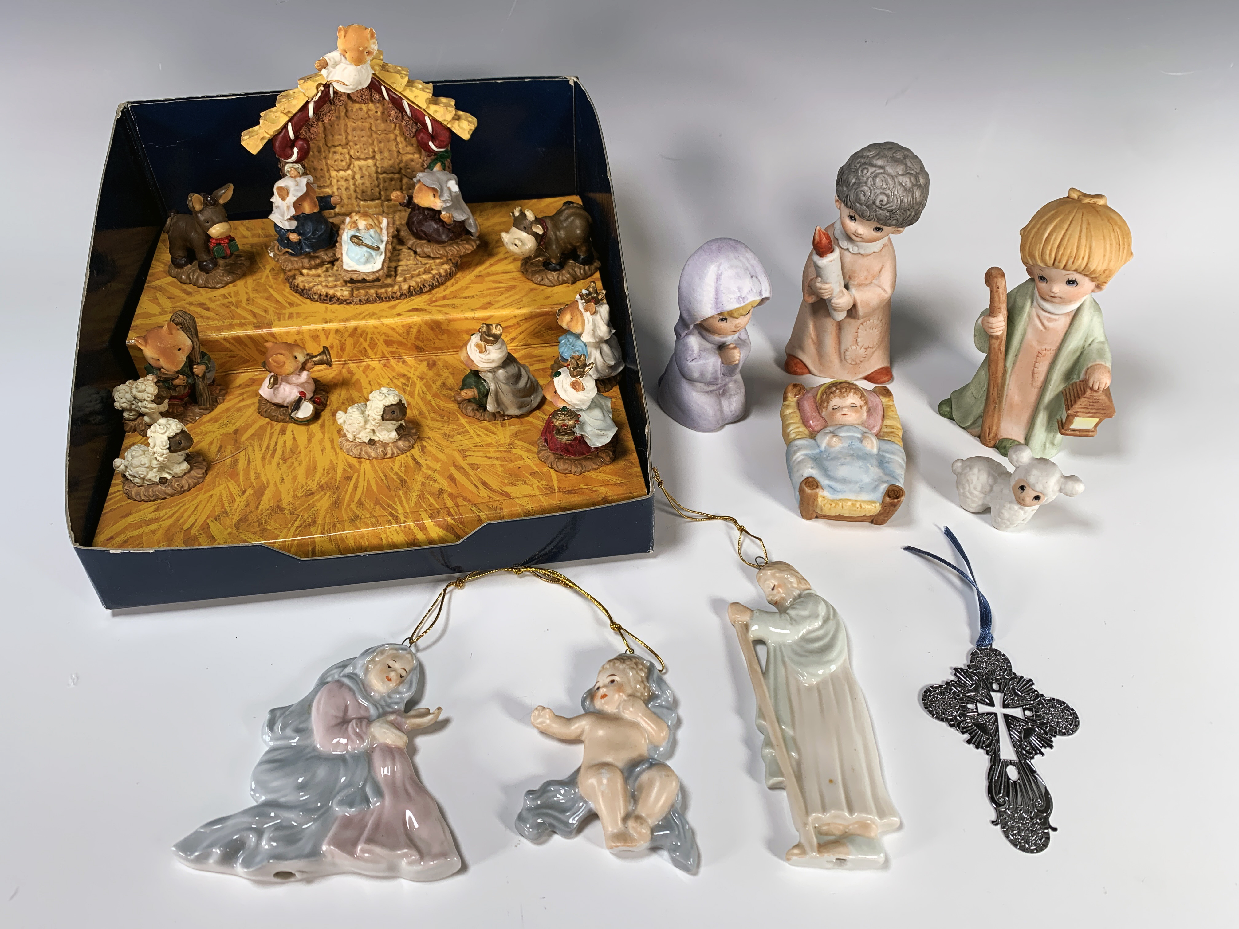 Various Pieces Of Ceramic Nativity Scenes image 1