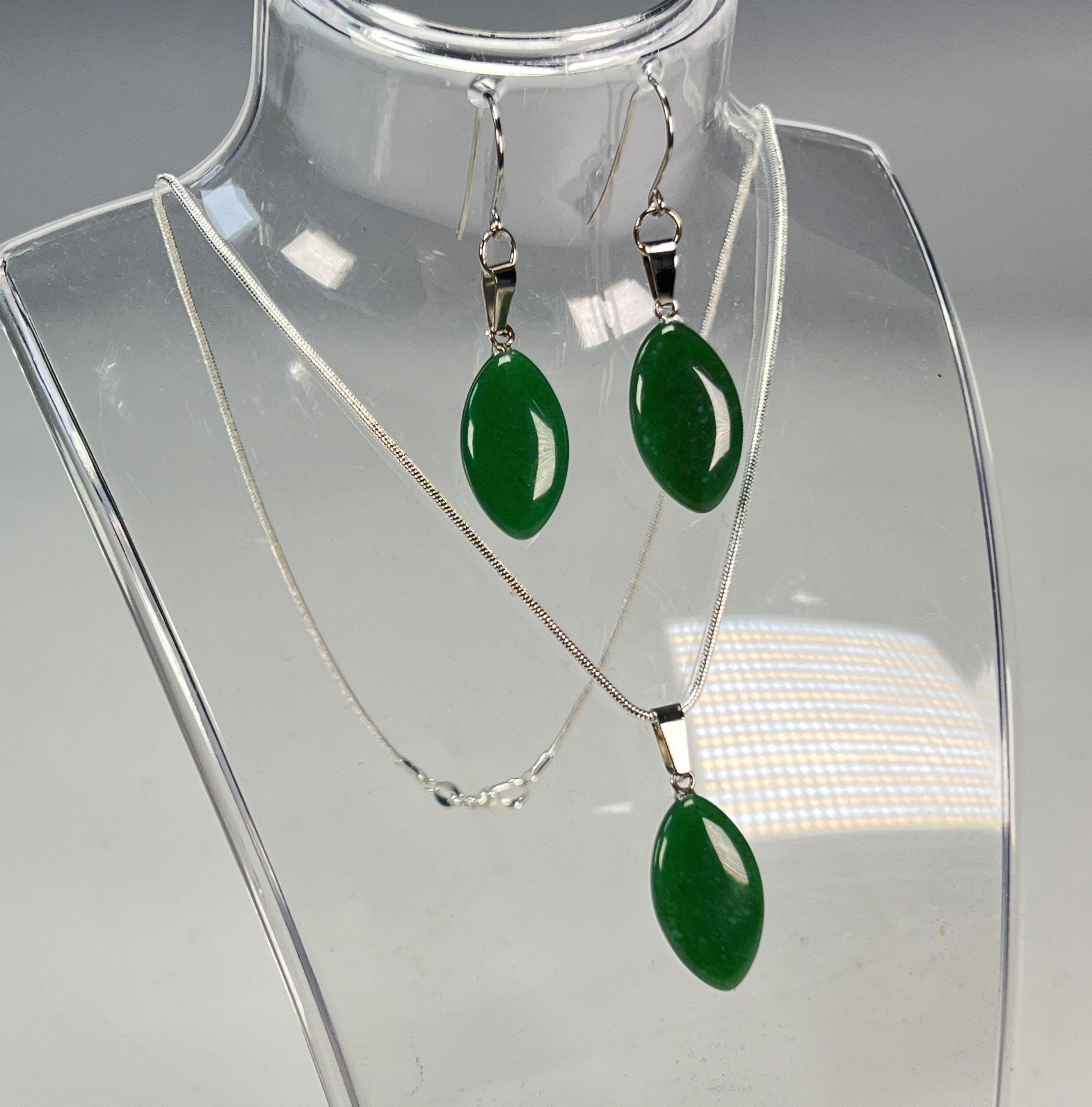 Jade Pendant Necklace & Earrings image 1