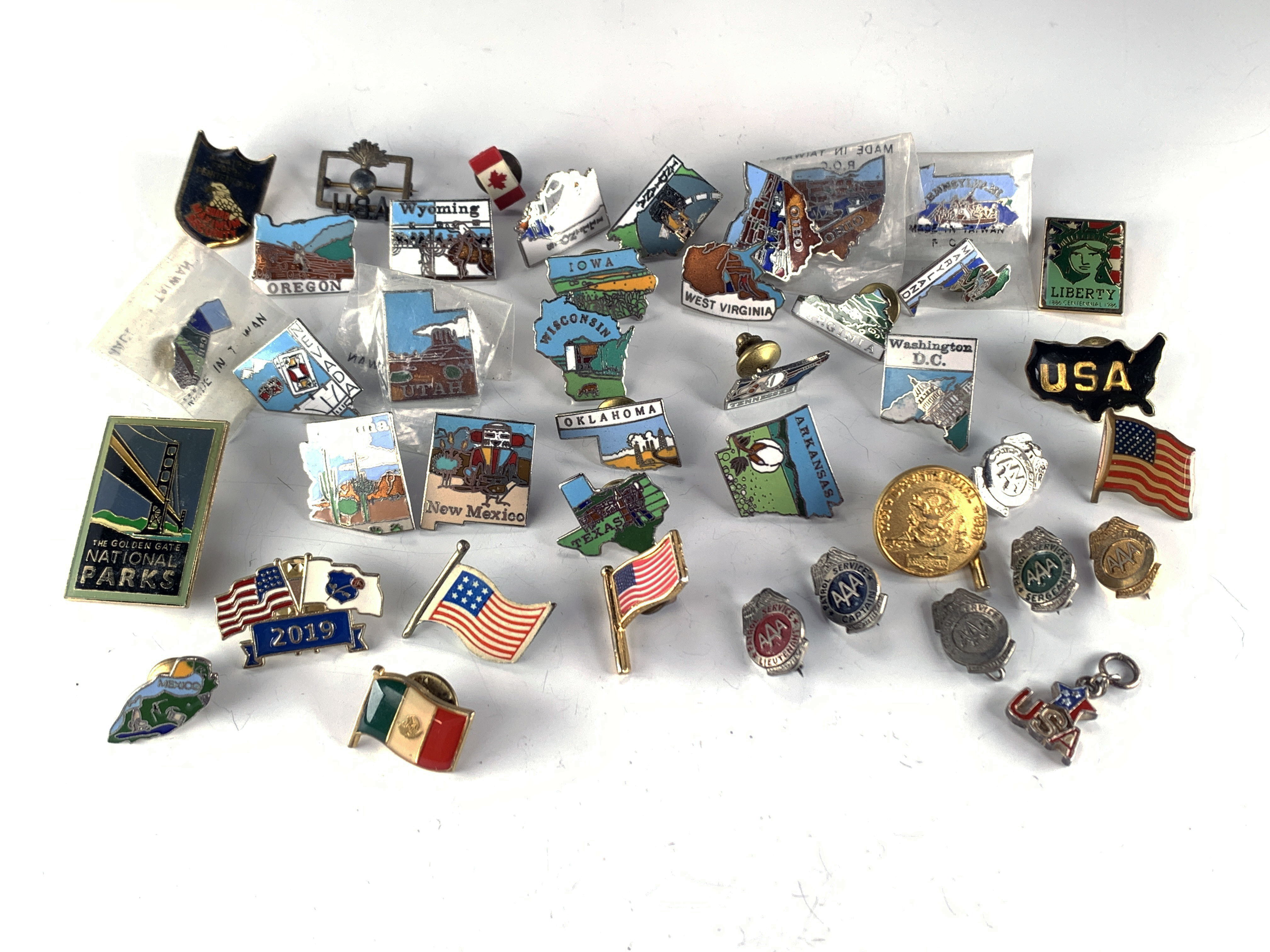 Collection Of Vintage State & Travel Pins image 1