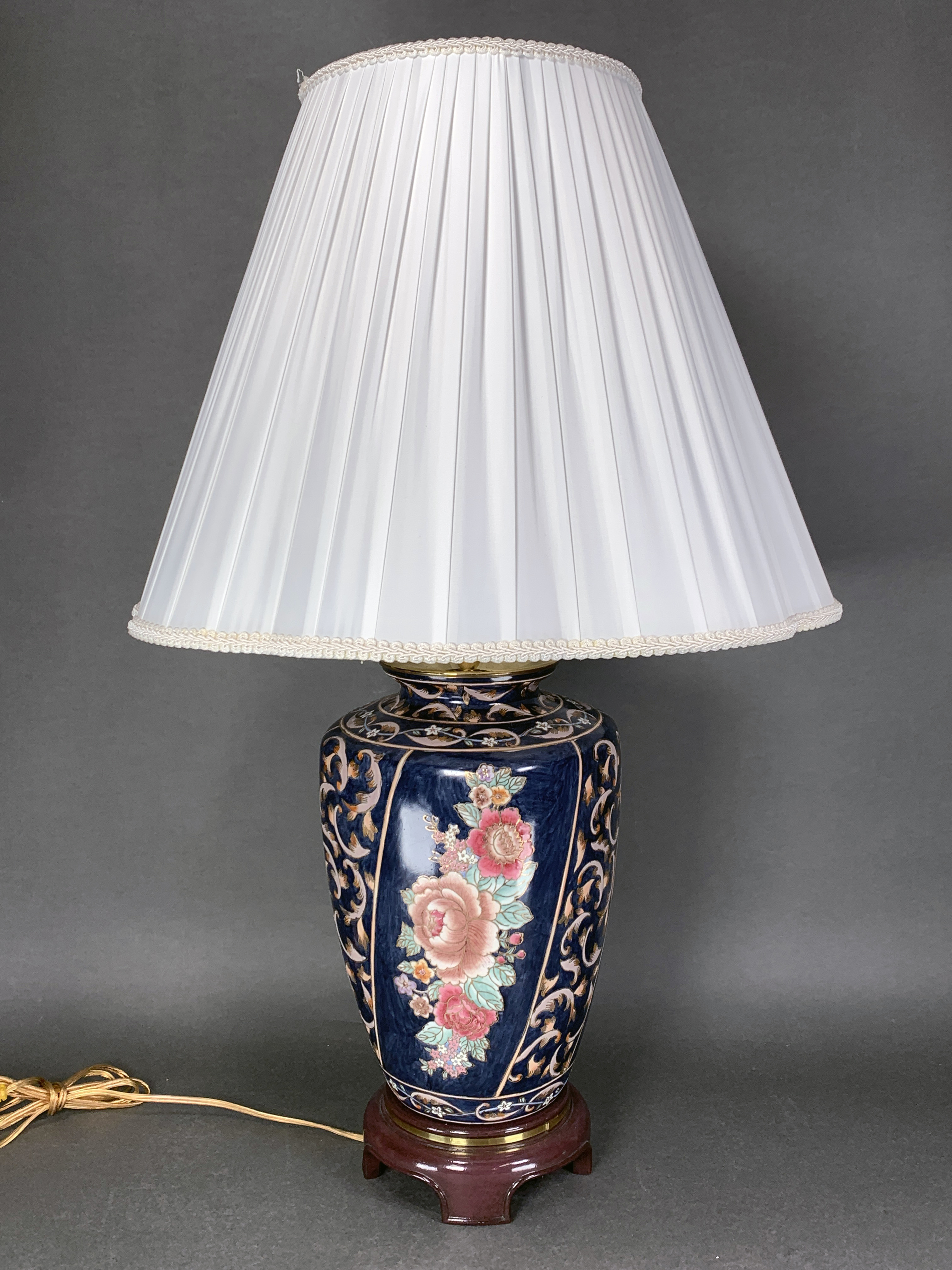 Asian Style Floral Lamp image 1