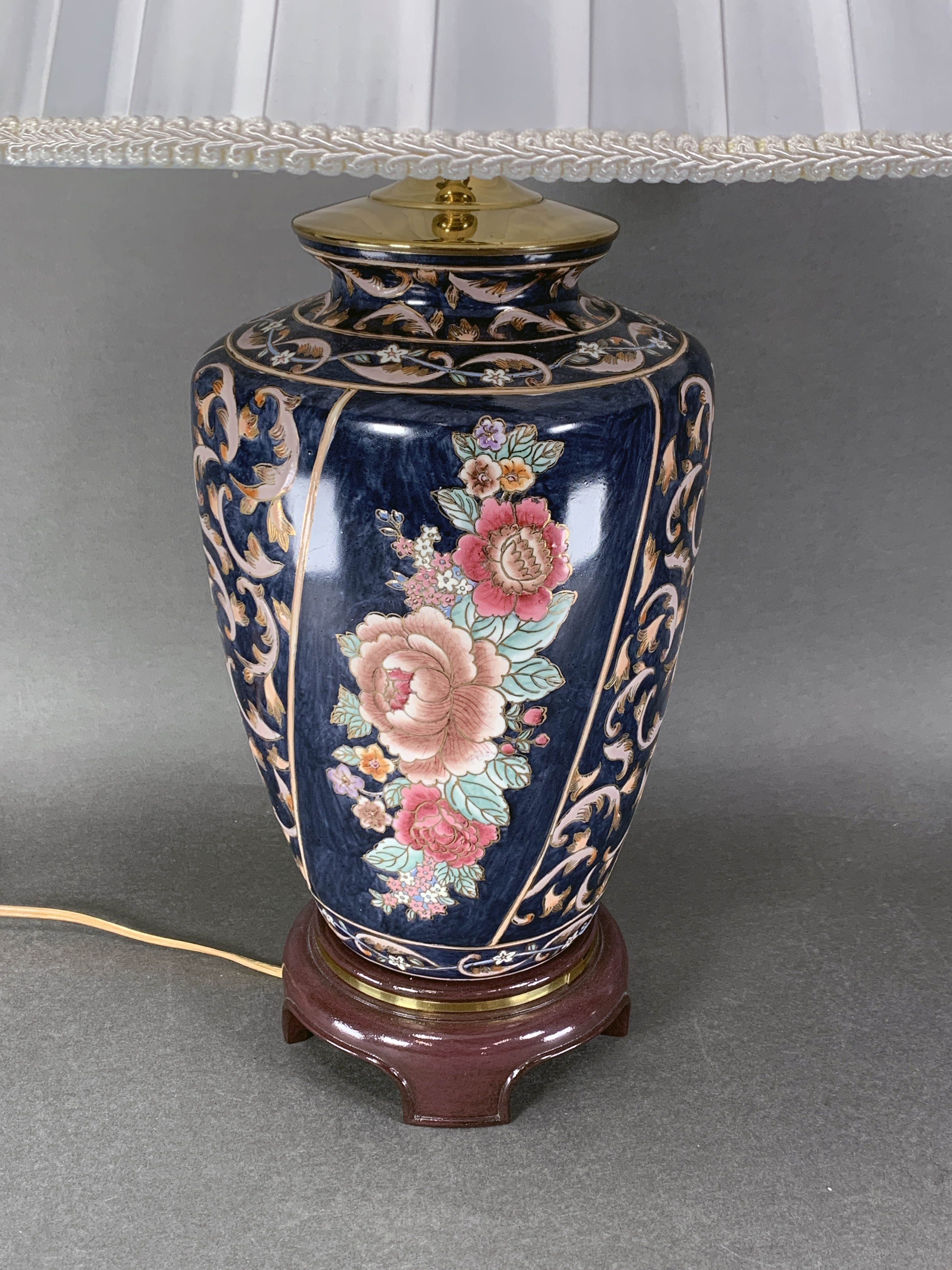 Asian Style Floral Lamp image 2