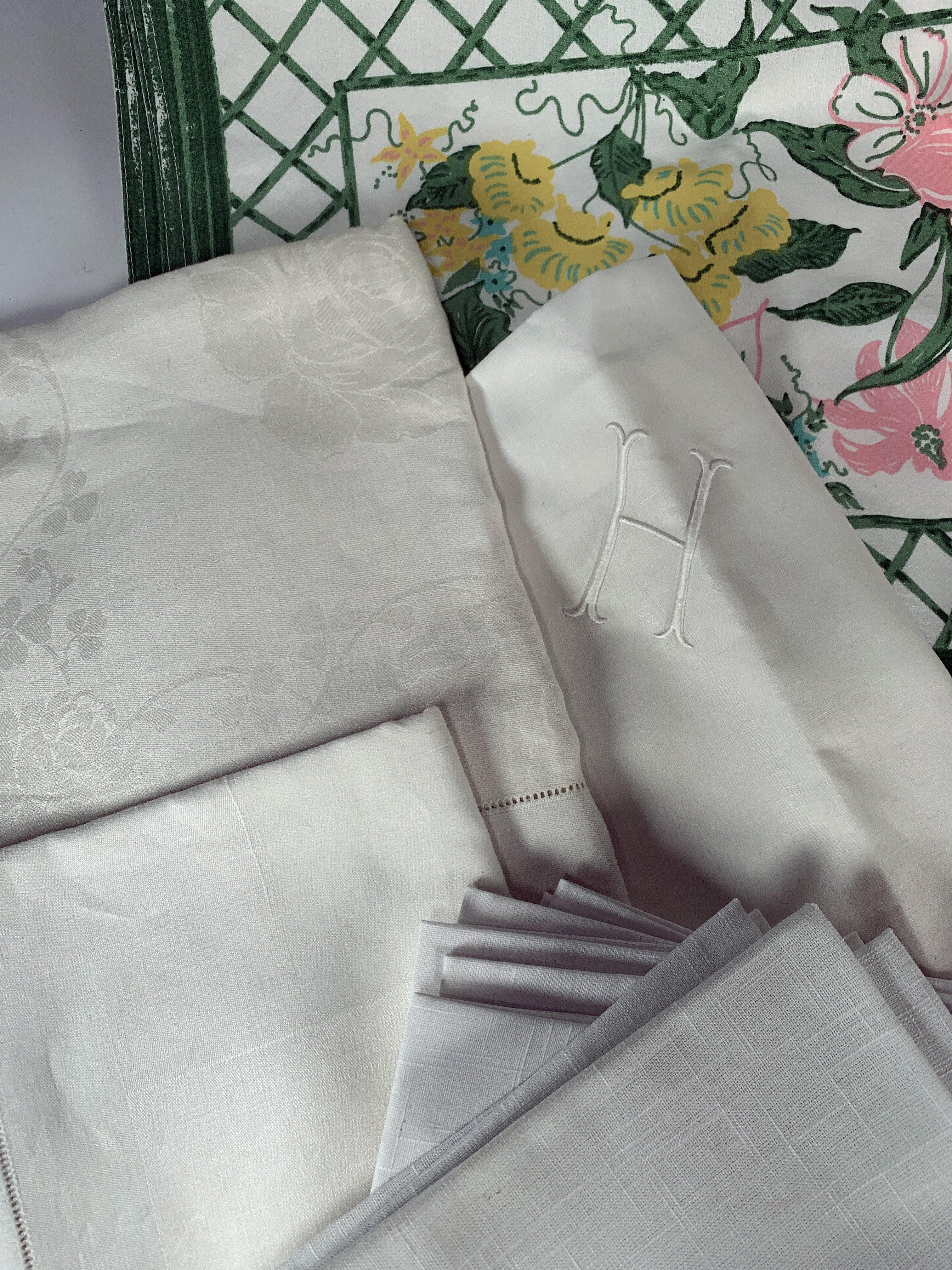Large Lot Of Linens image 3