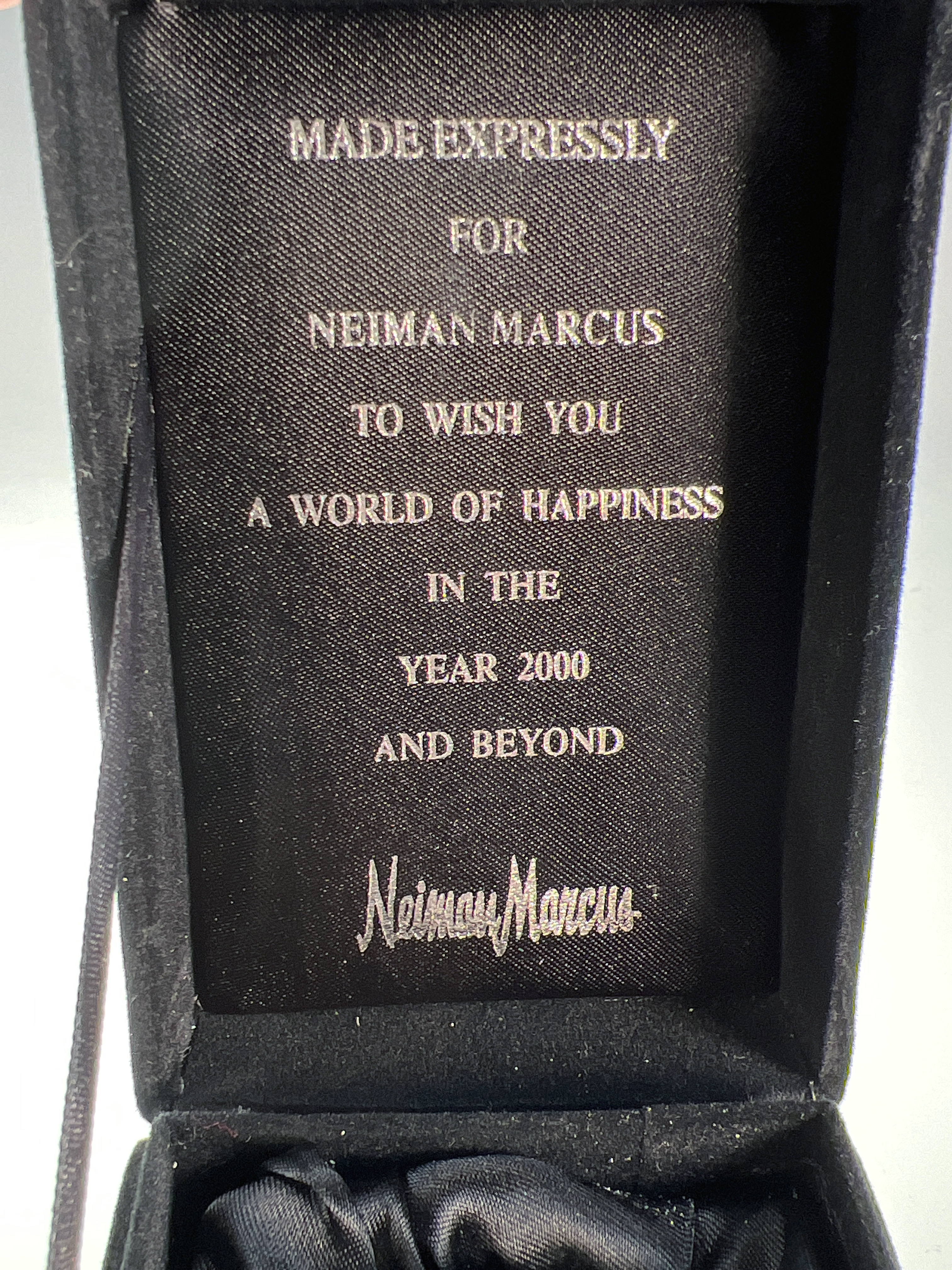 Neiman Marcus 2000 World Of Happiness Stopper In Box image 3