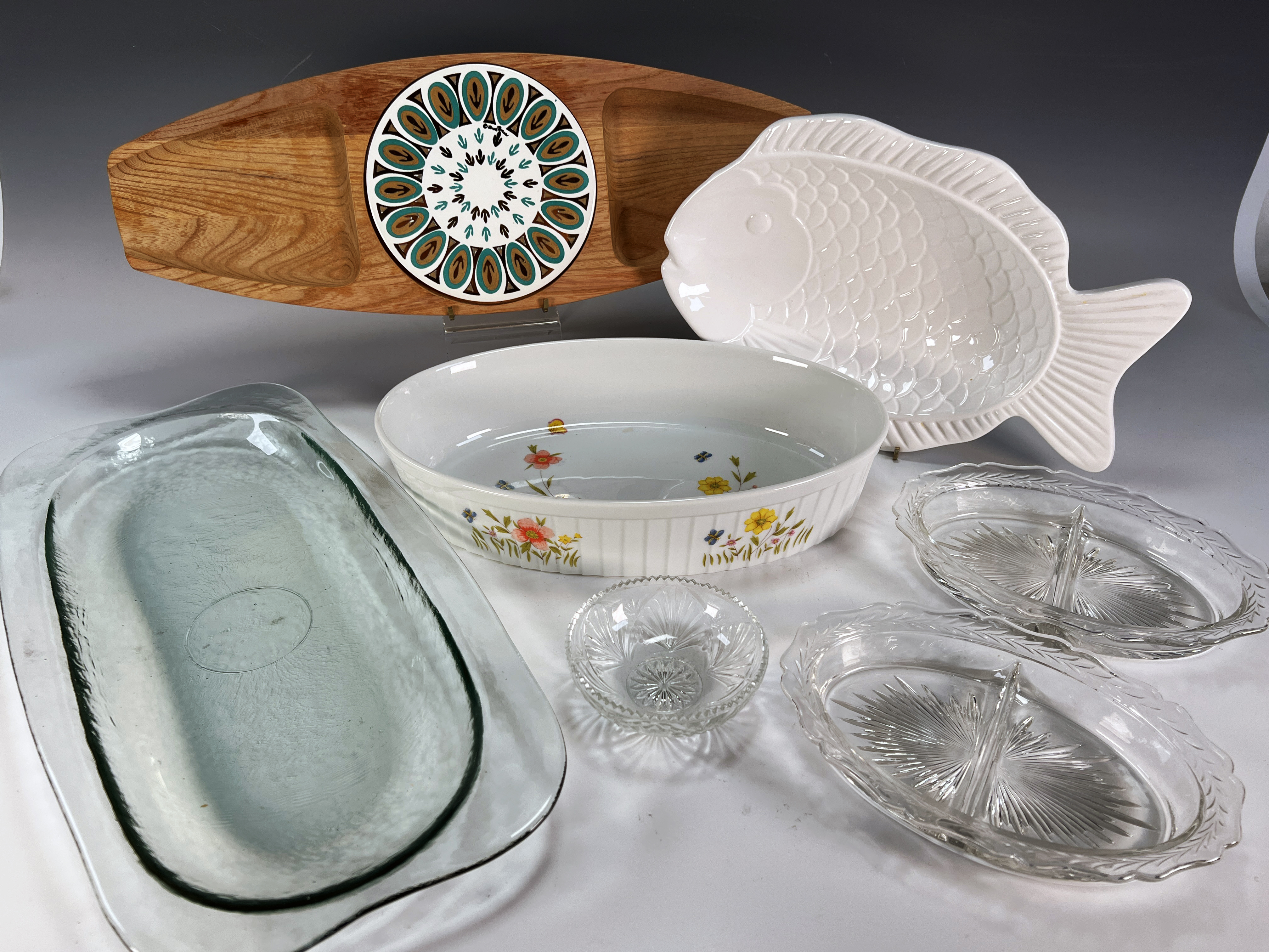 Glass & Ceramic Serving Items image 1