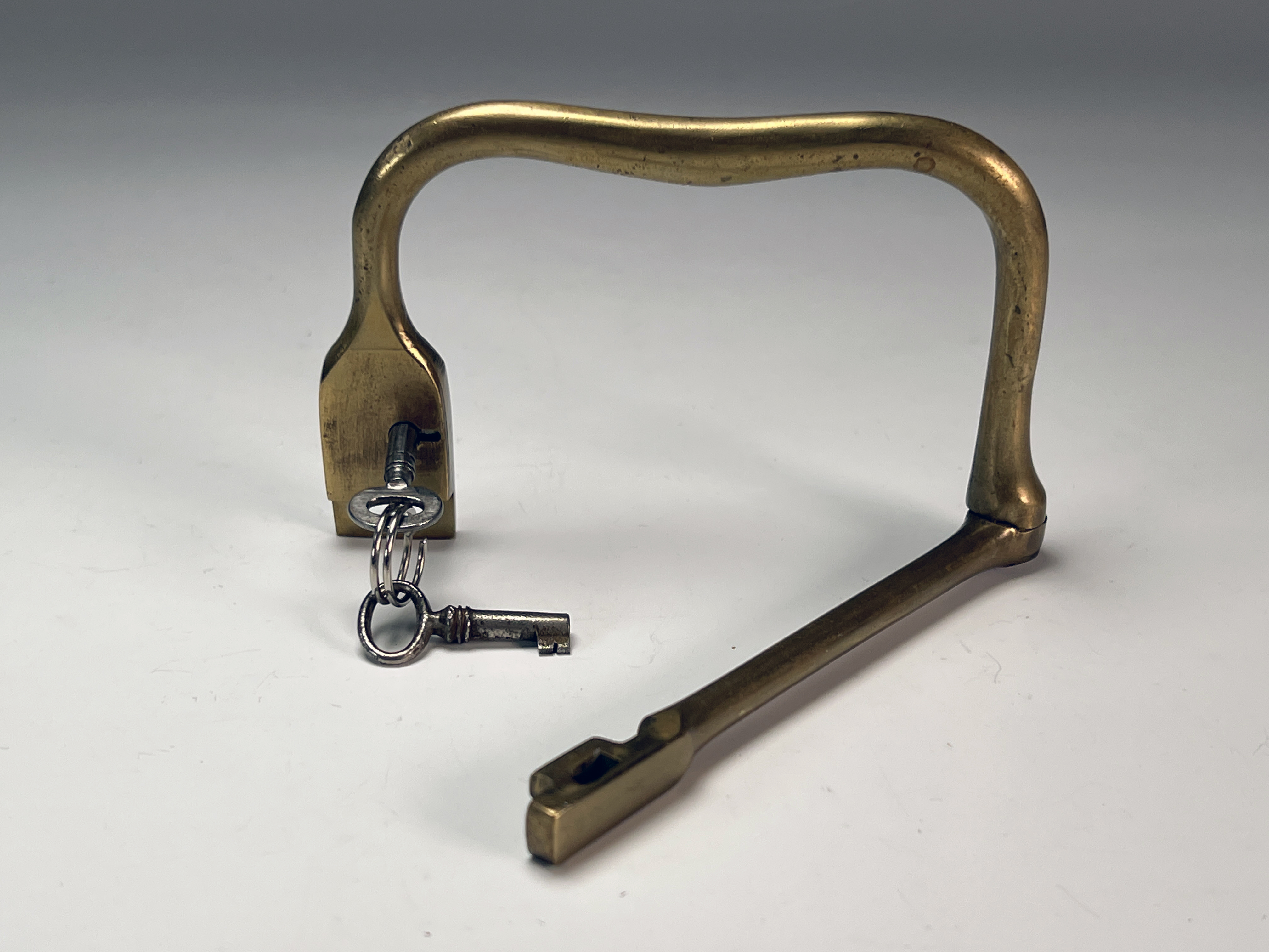 Vintage Brass Shackle Lock Sea Bag Hasp With Key image 3