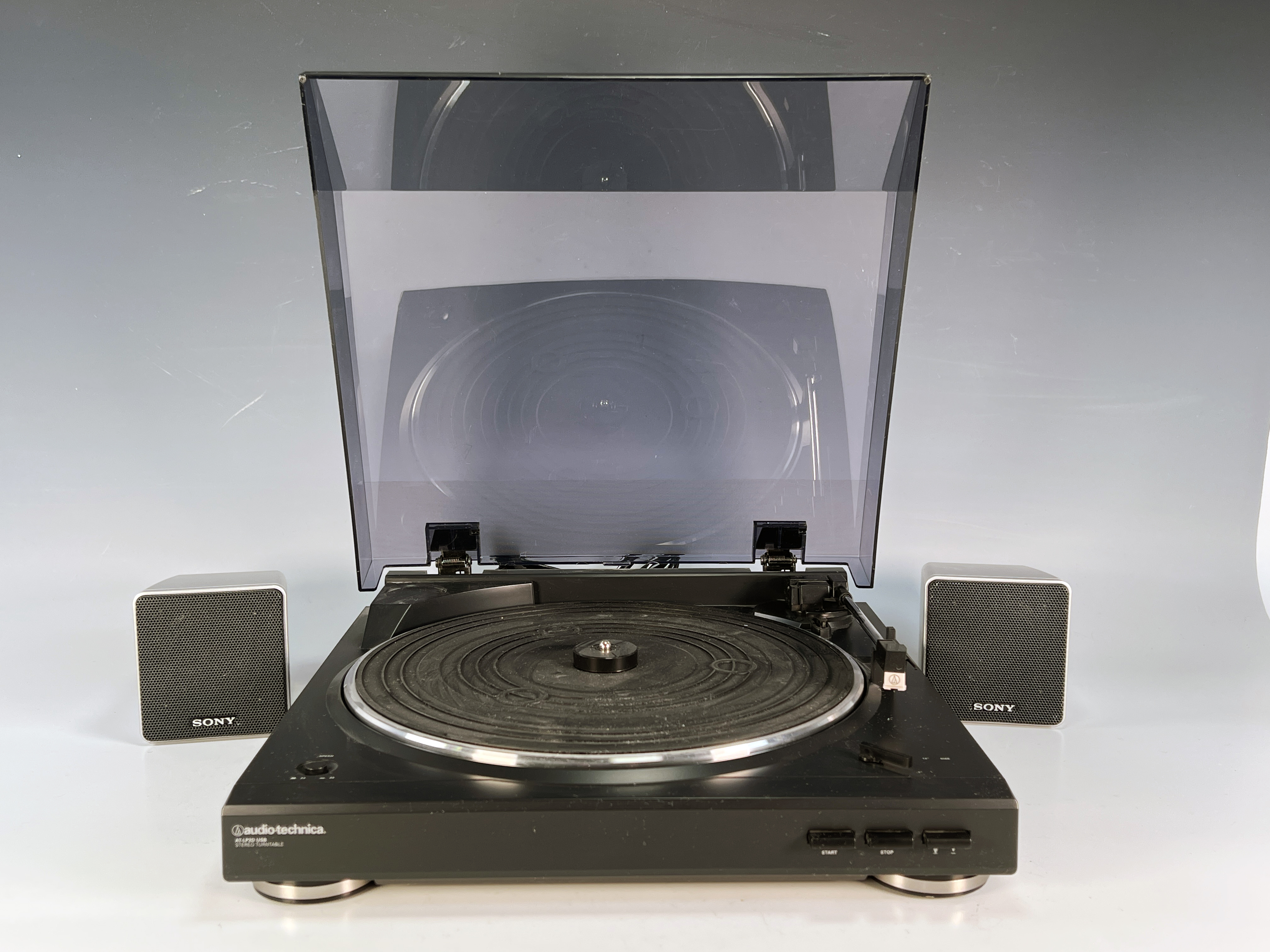 Auto Technica Stereo Turntable Record Player image 1