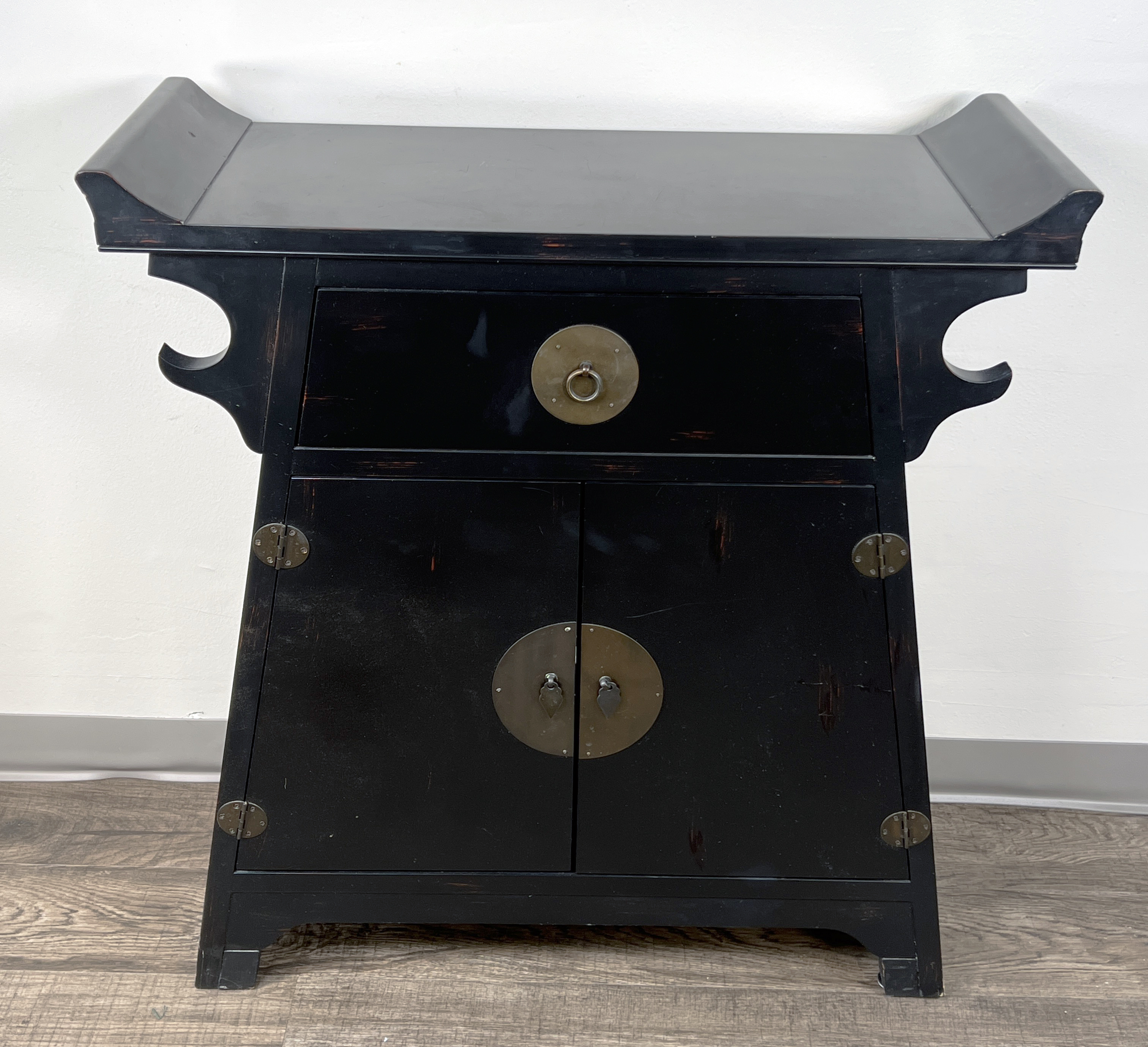Chinese Style End Table image 1