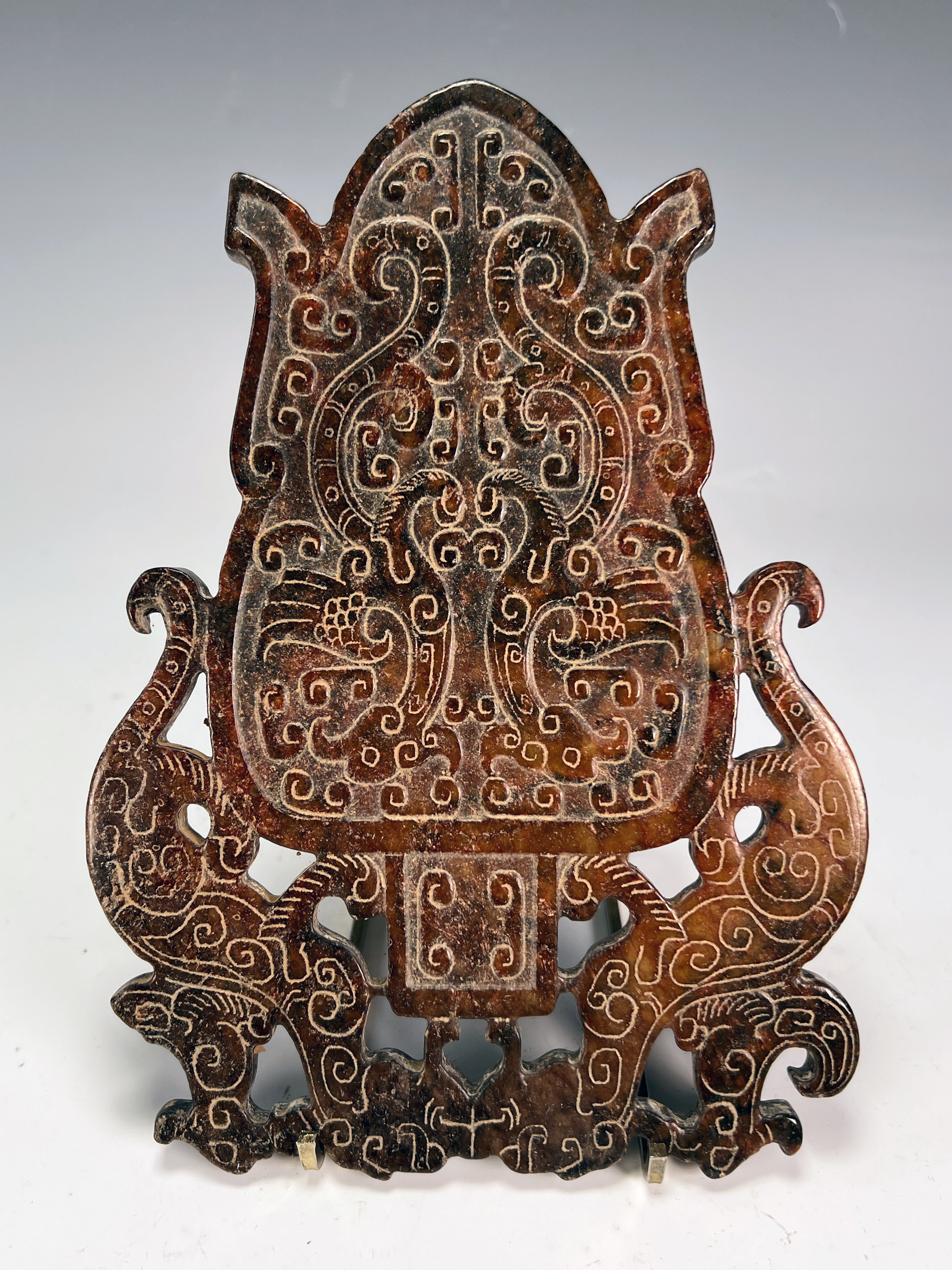 Intricate Decorative Jade Carving image 3
