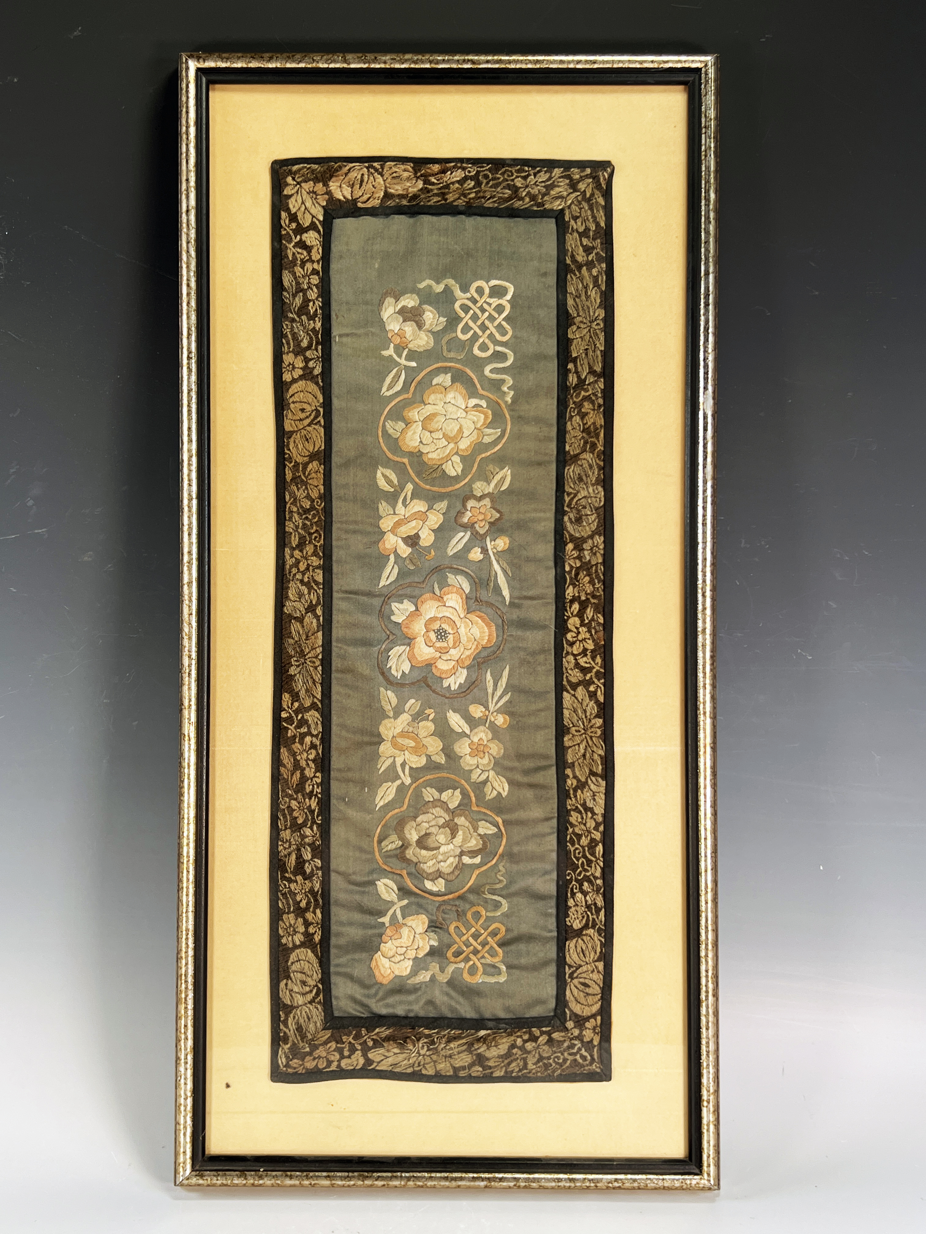 Elegant Framed Chinese Floral Embroidery - Traditional Artwork image 1