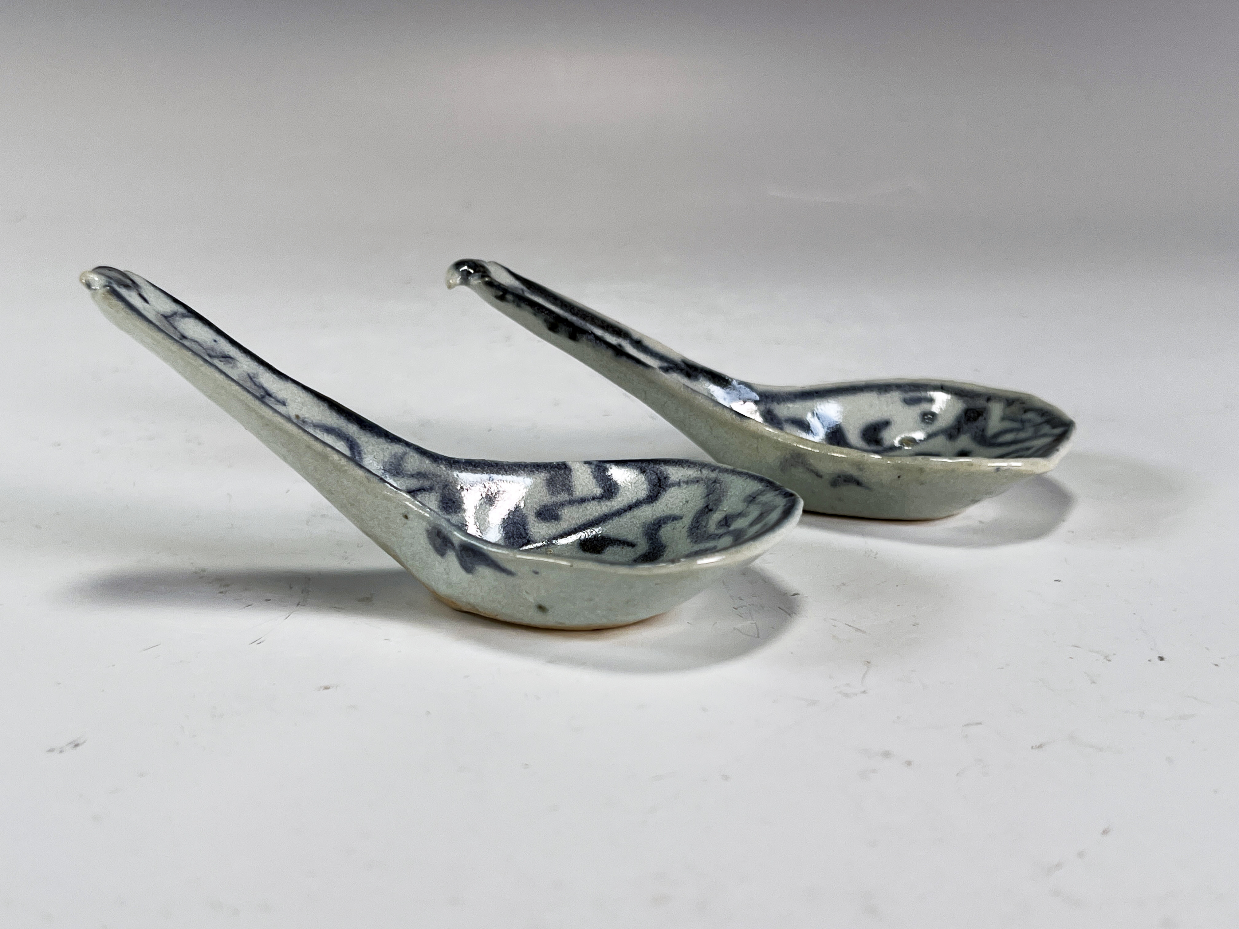 Elegant Pair Of Antique Chinese Porcelain Soup Spoons image 2