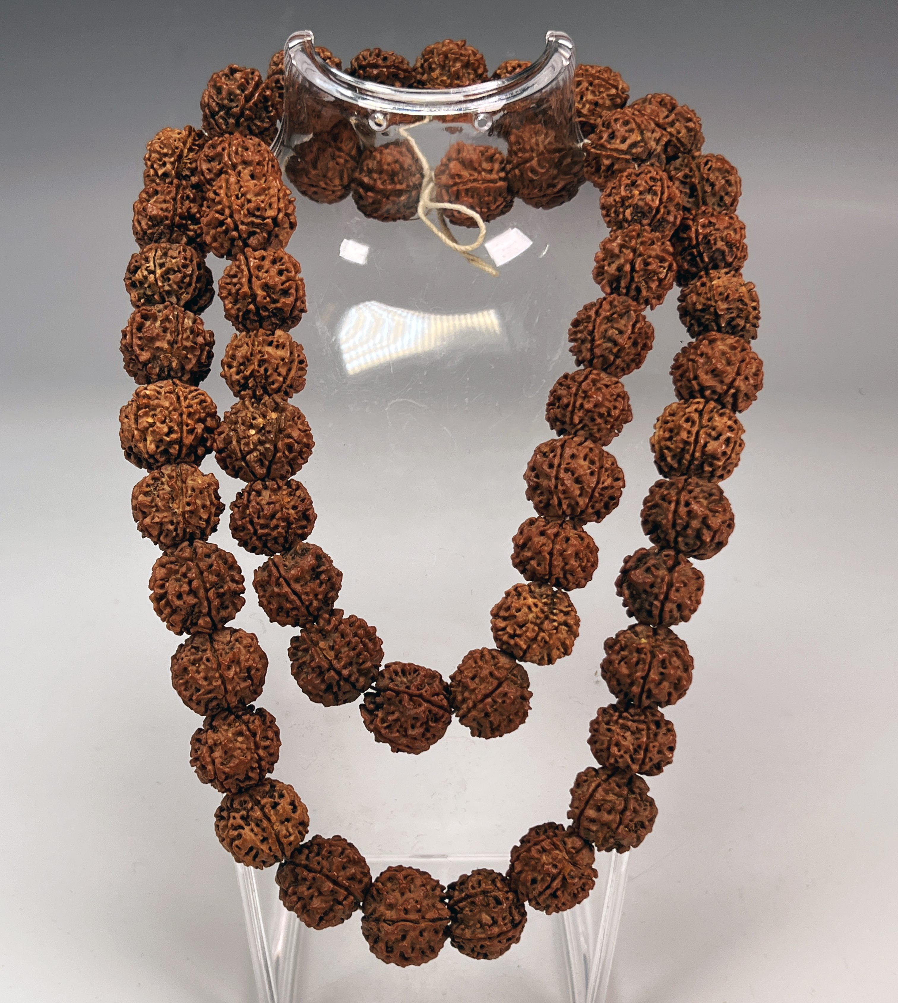 Traditional Chinese Puti Bead Necklace - A Cultural Gem image 1