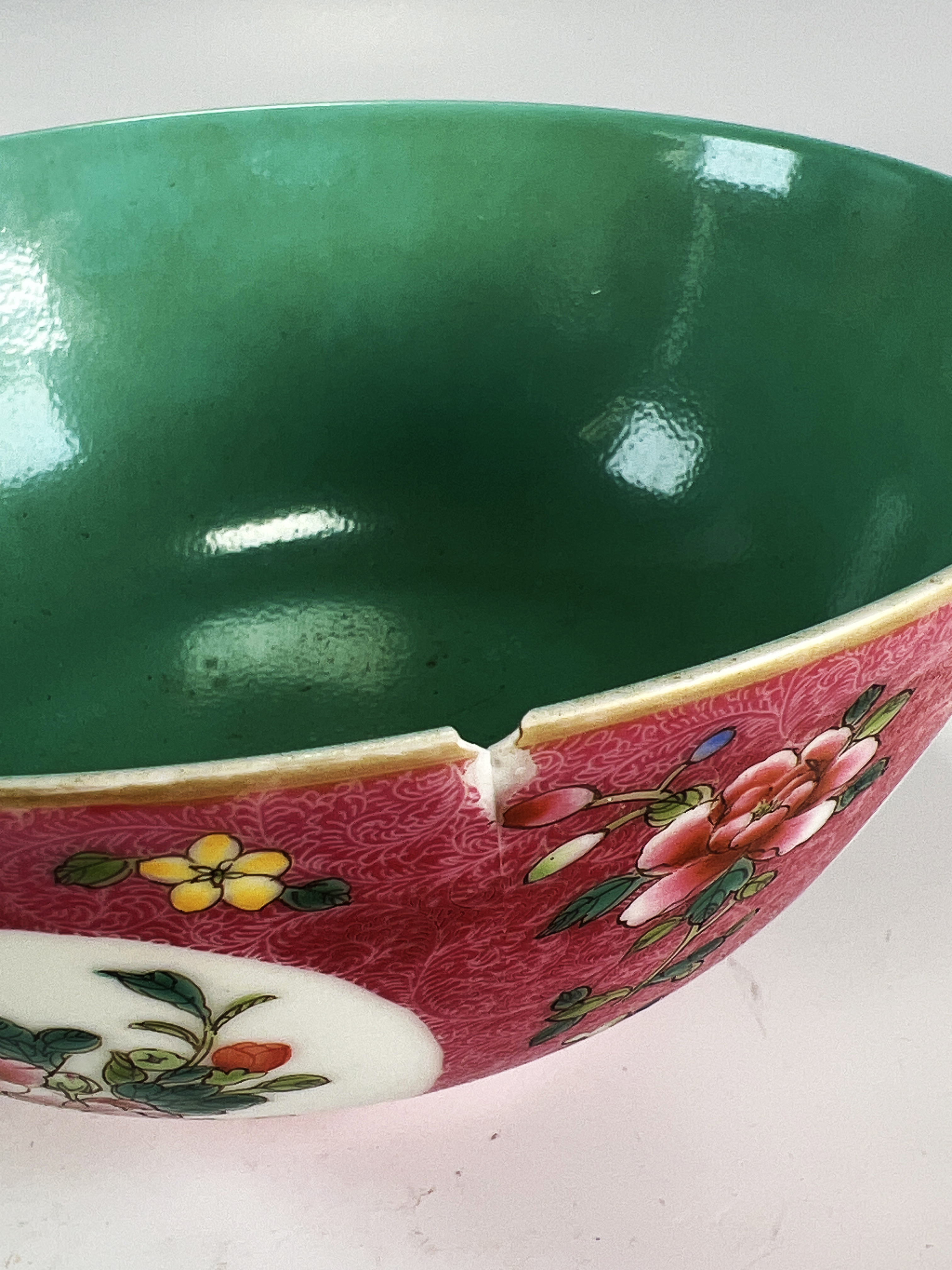 Exquisite Famille Rose Porcelain Bowl - A Chinese Treasure image 4