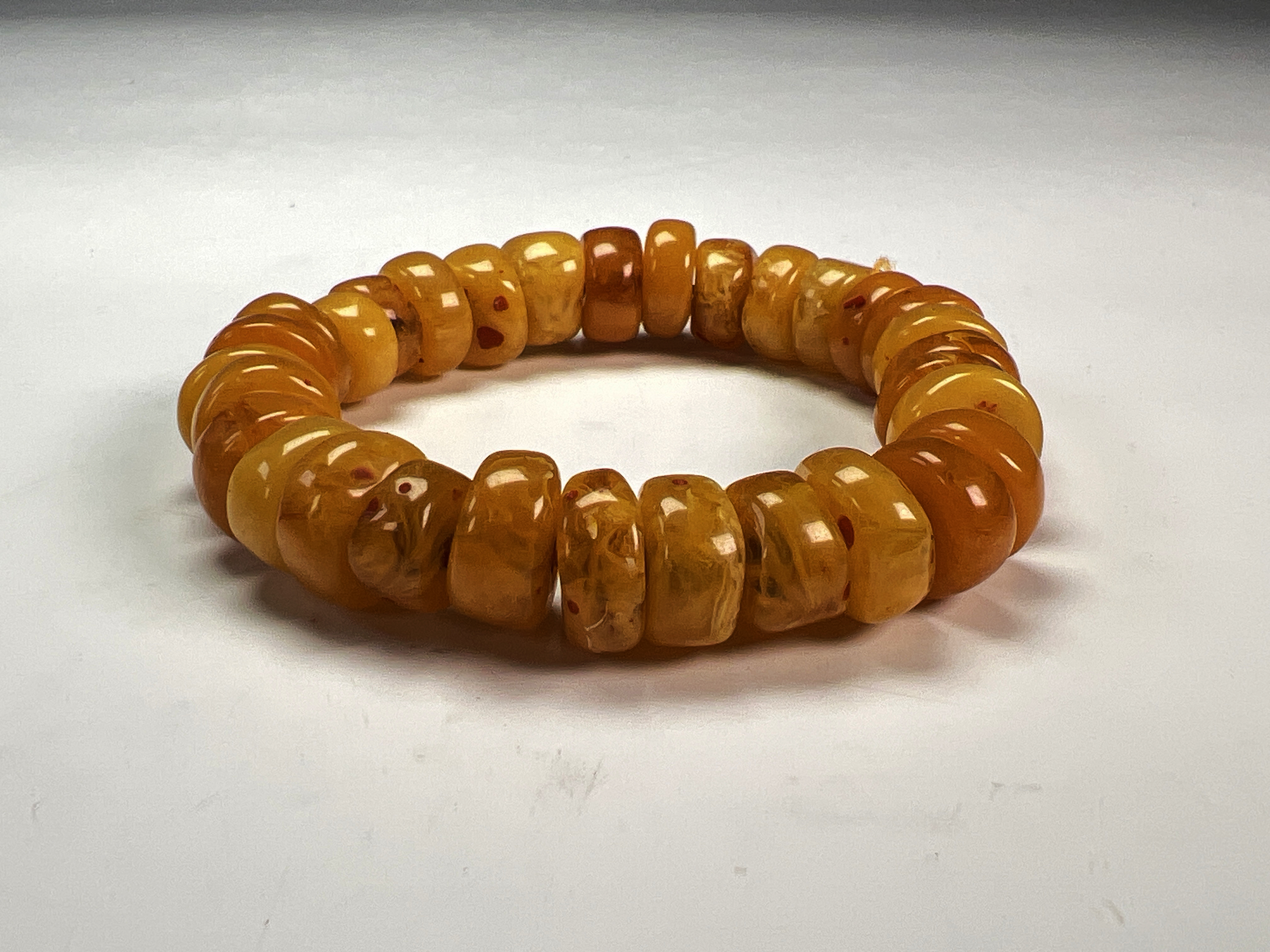 Exquisite Amber-Colored Chinese Bracelet - Timeless Elegance image 2