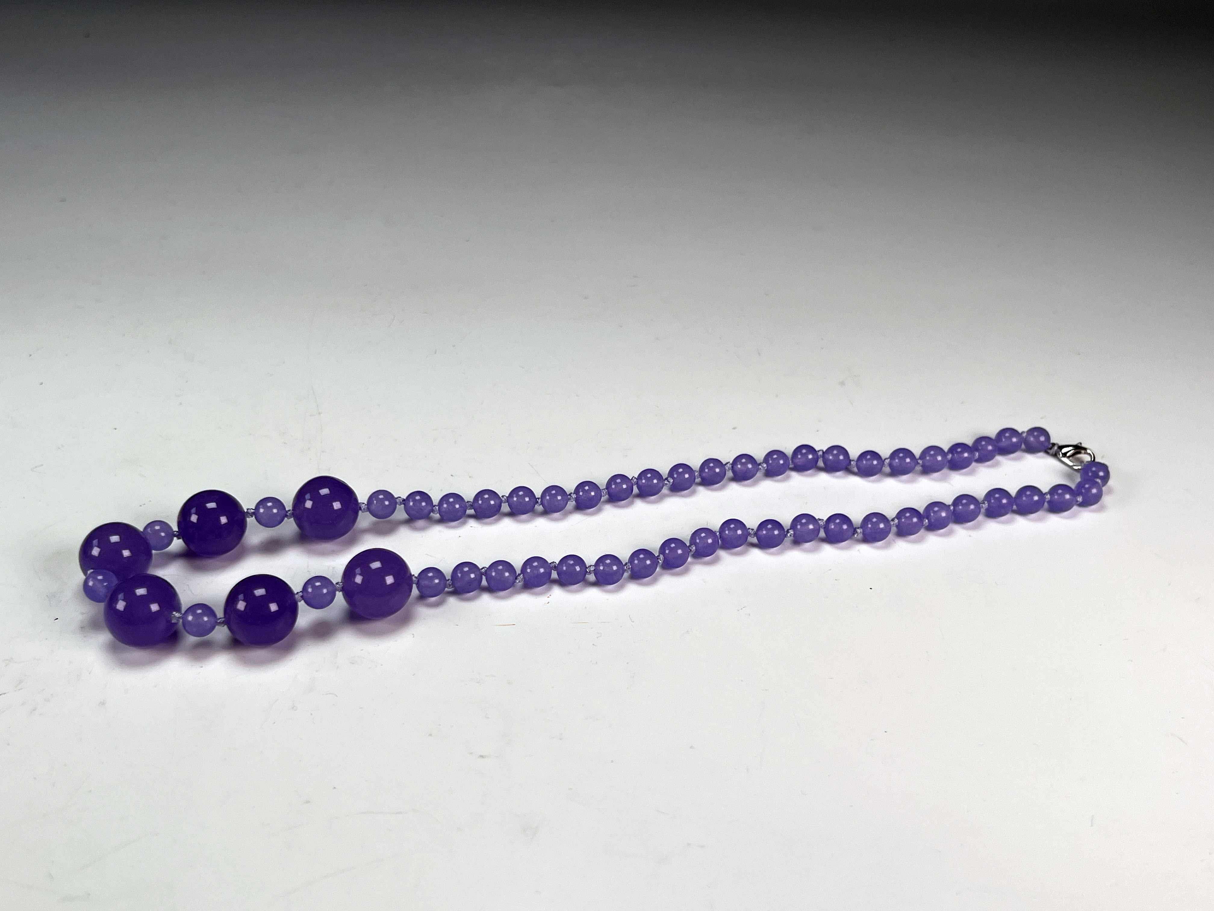 Sophisticated Lavender Jade Necklace - Traditional Elegance image 2