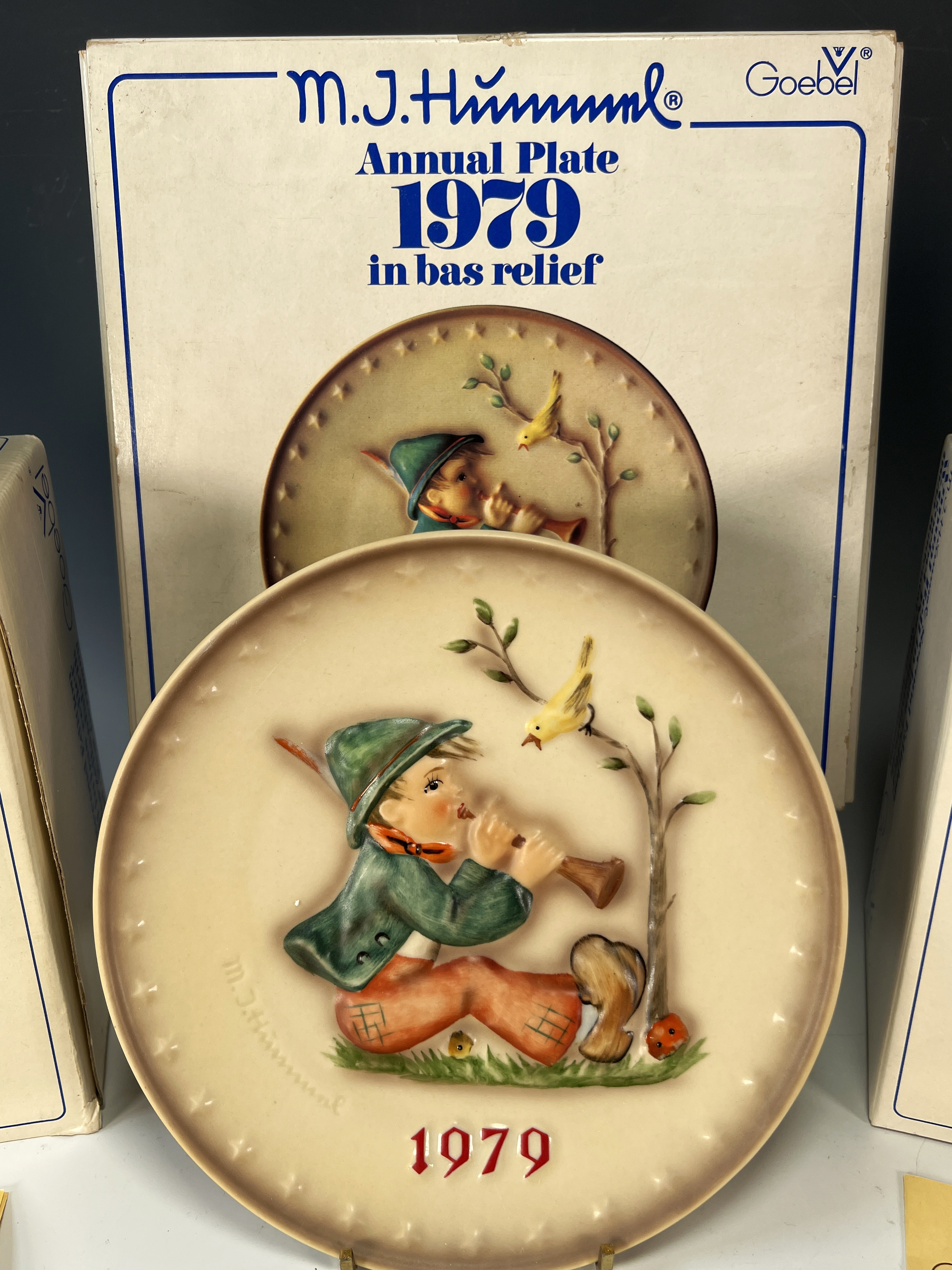 Goebel Hummel Collector Bas Relief Bells & Plate image 4