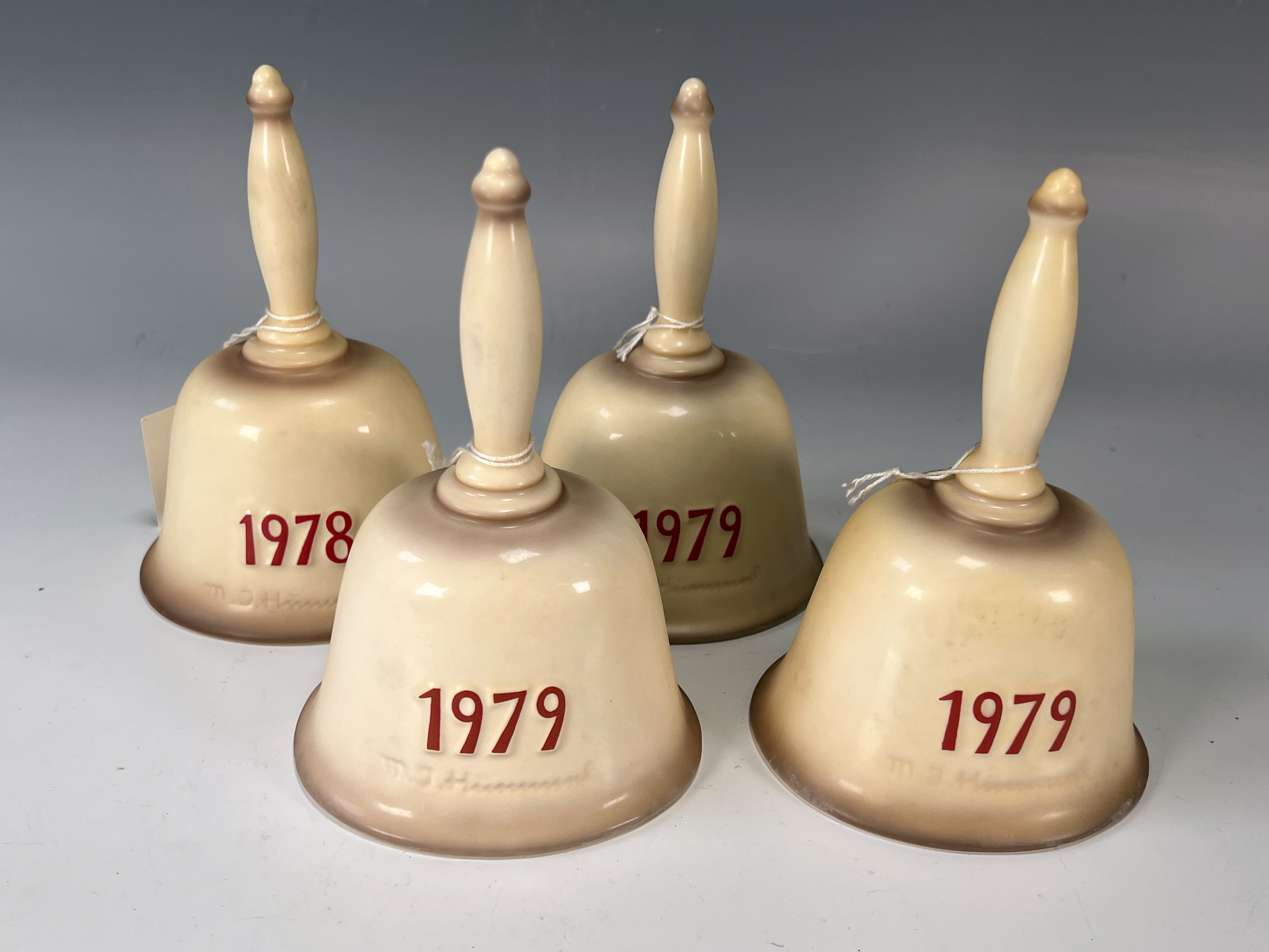 Goebel Hummel Collector Bas Relief Bells & Plate image 5