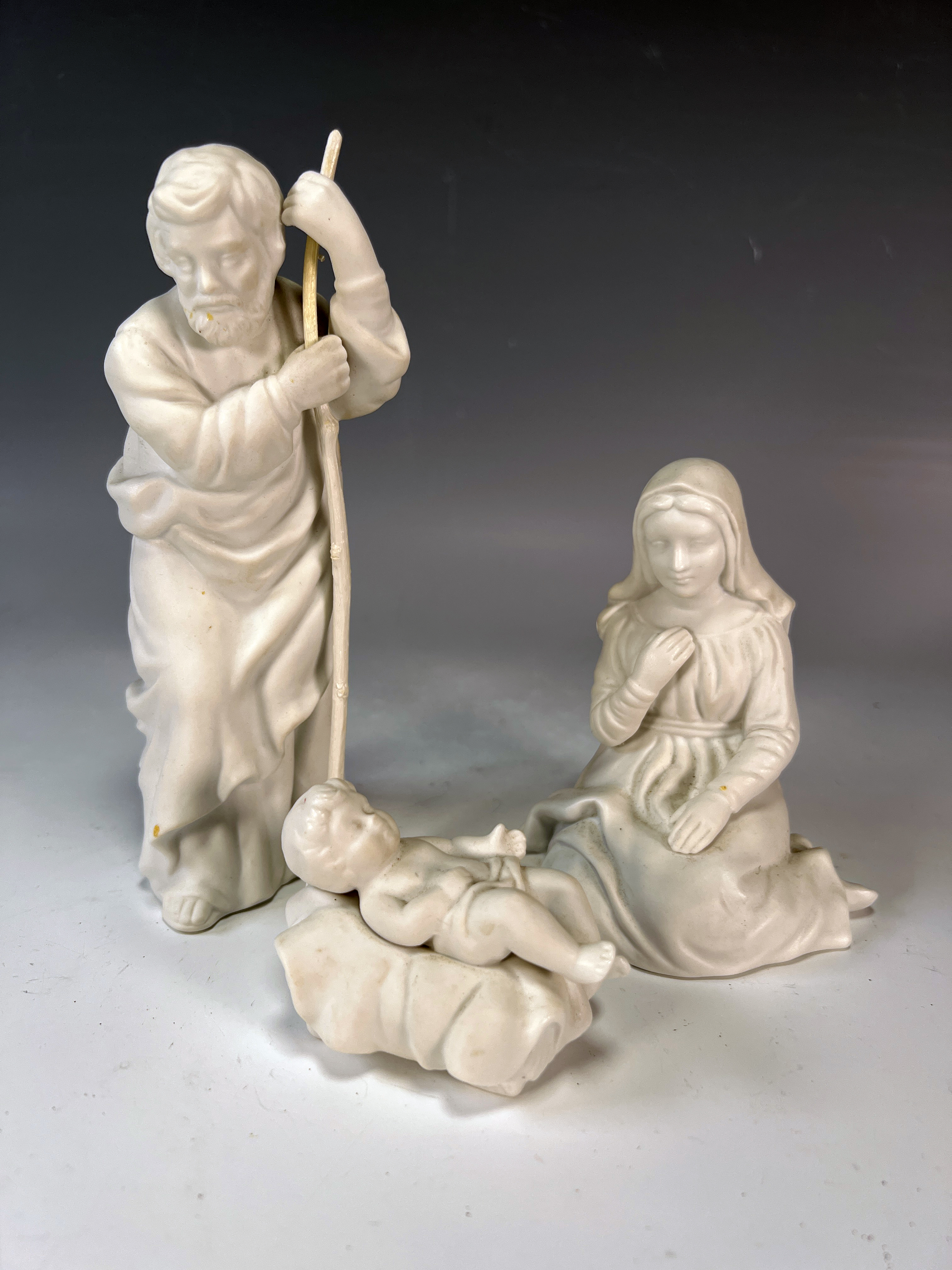 Avon Nativity Collectibles Holy Family Porcelain Figures In Box image 2