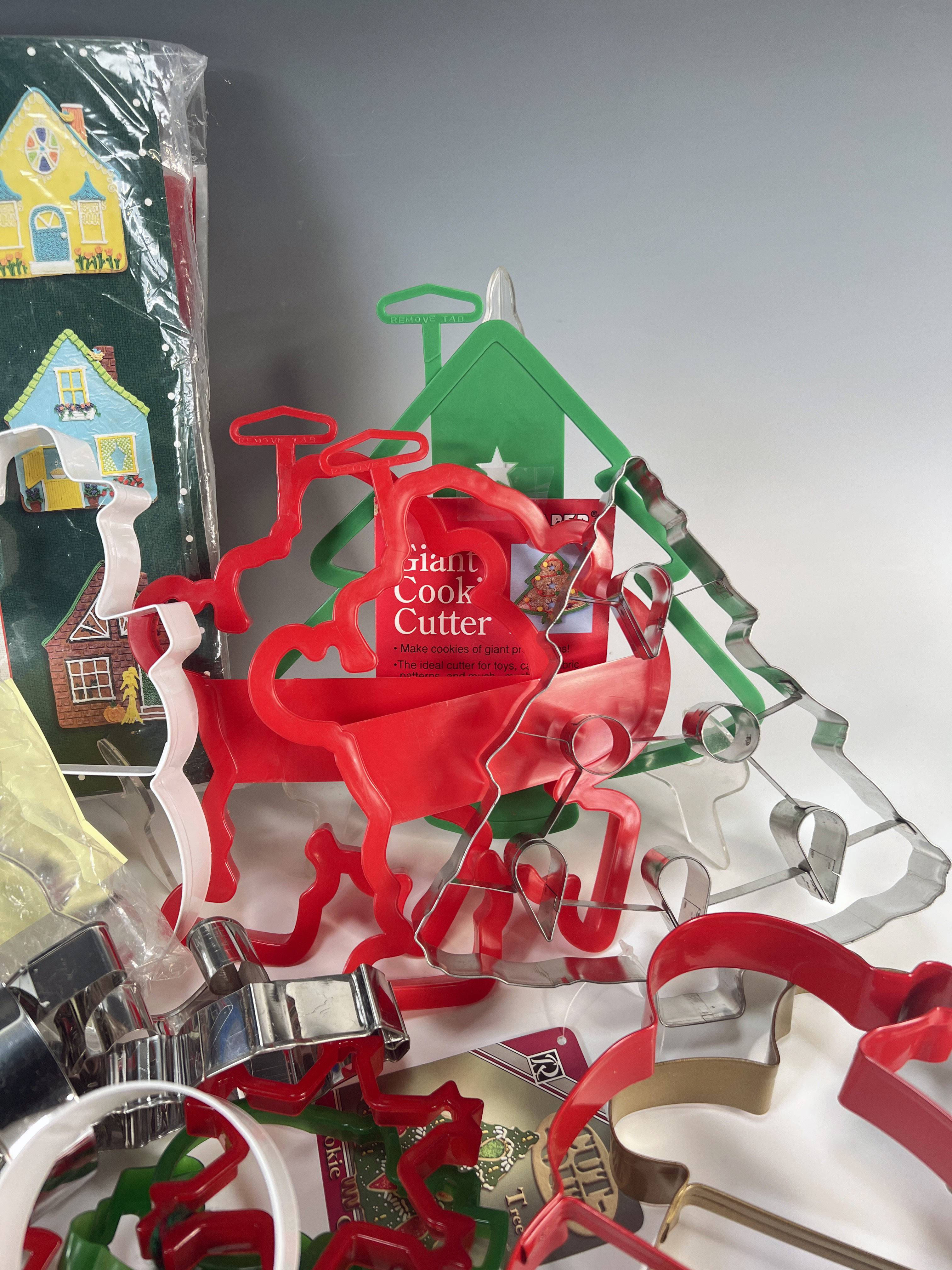 Large Lot Of Loose Christmas Cookie Cutters image 3