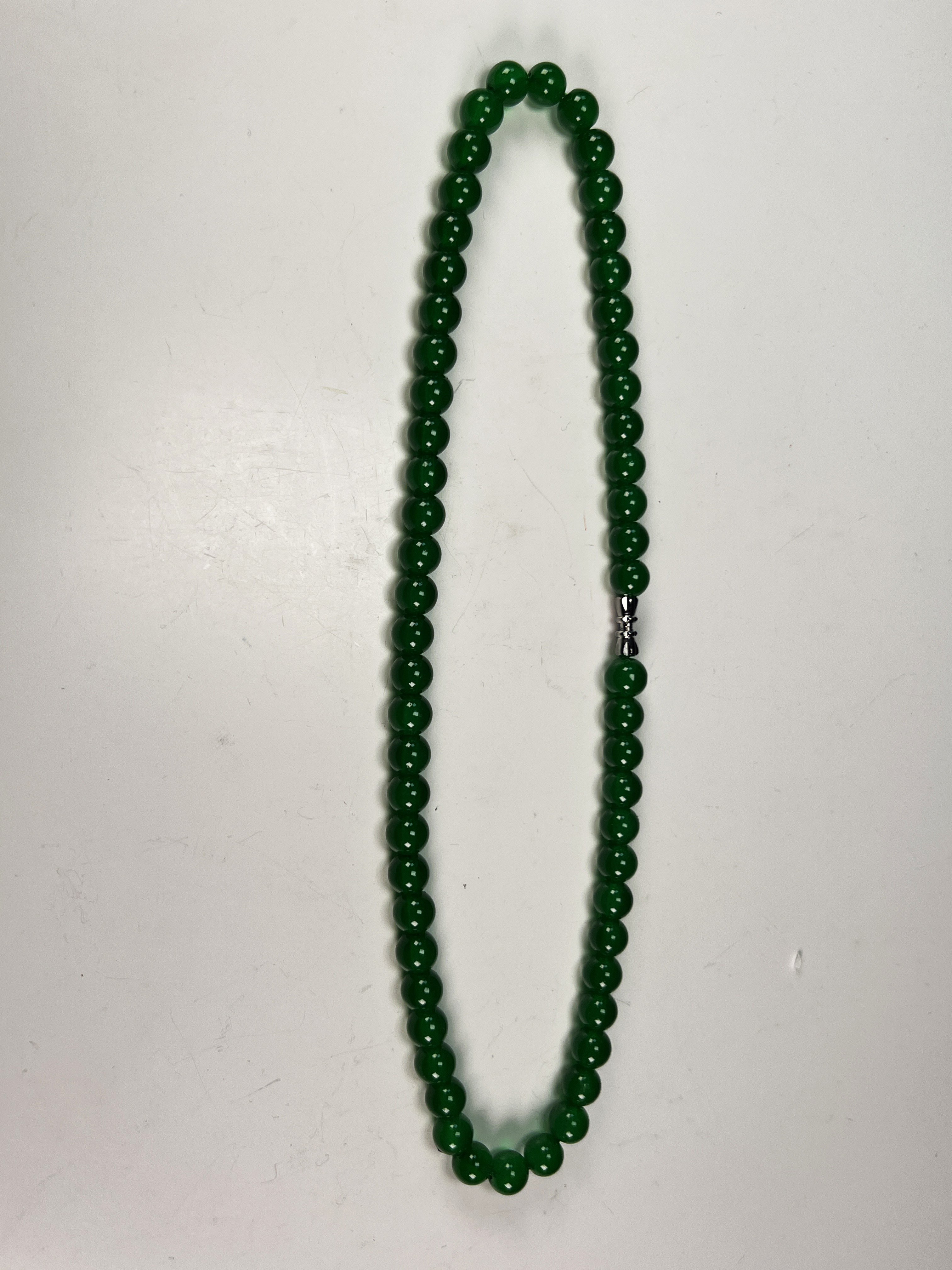 Lustrous Green Jade Bead Necklace - Timeless Elegance image 2