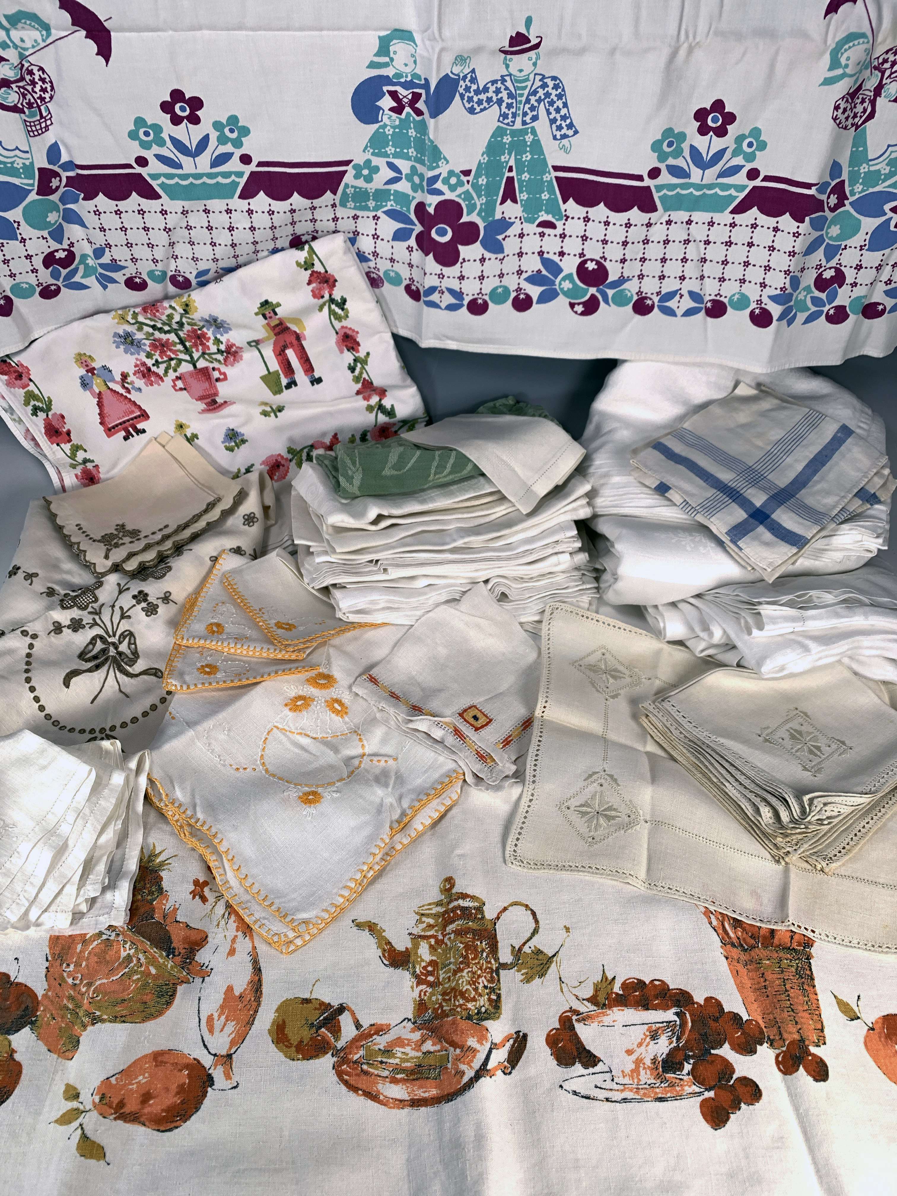 Lot Of Table Linens  image 1