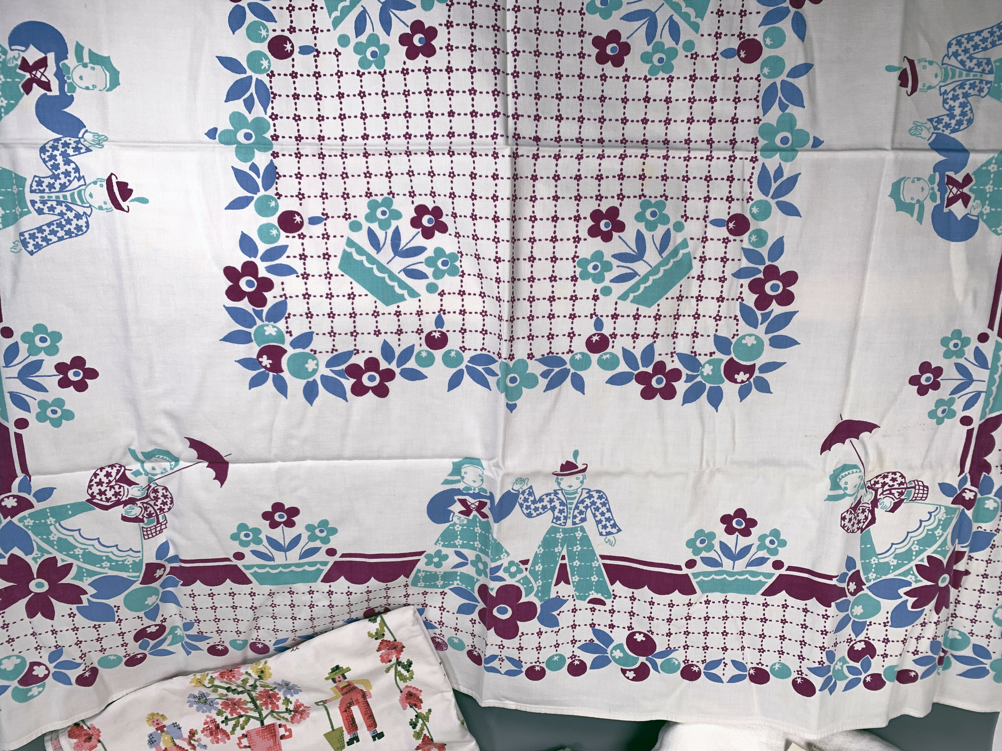 Lot Of Table Linens  image 2