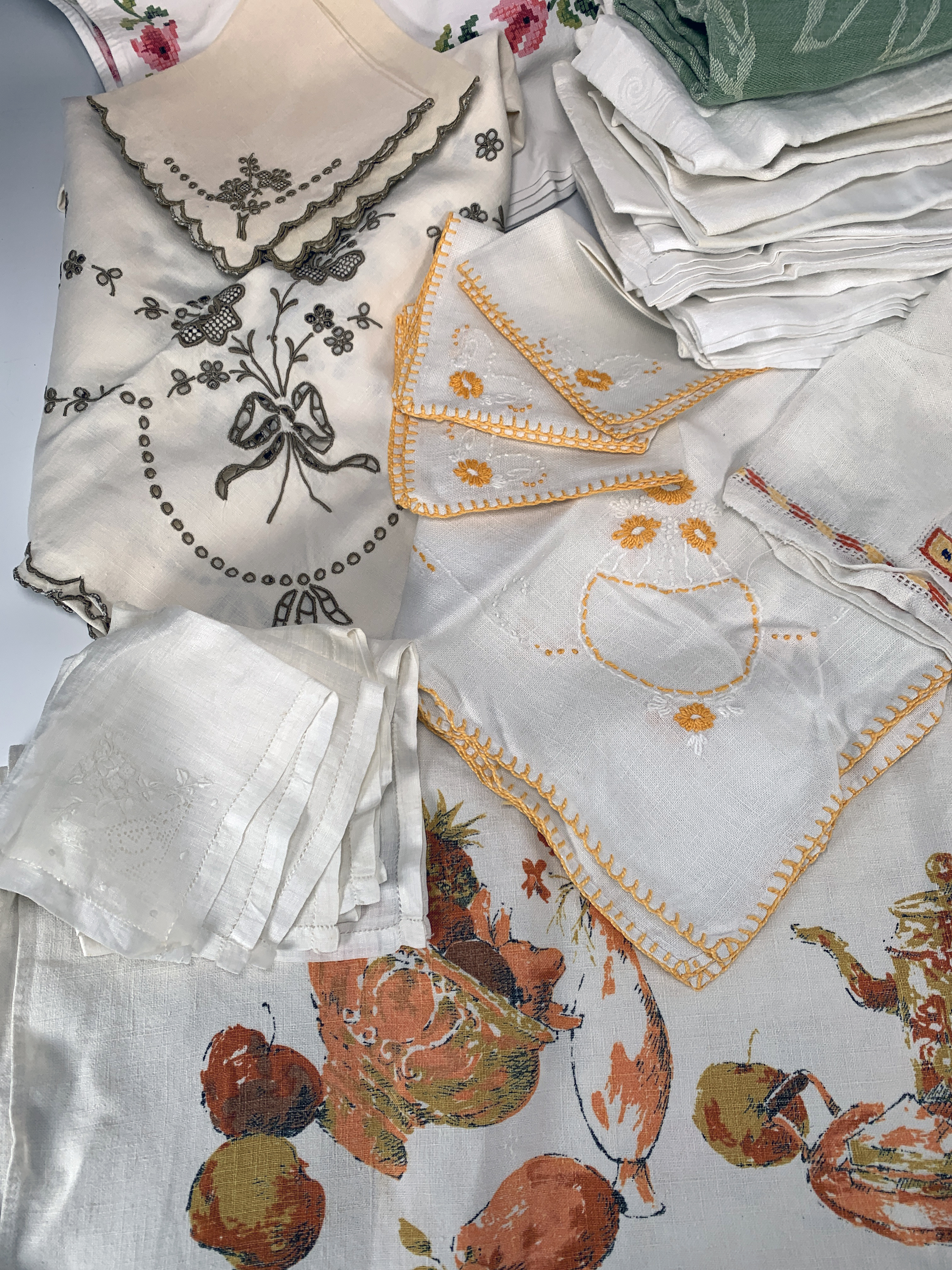 Lot Of Table Linens  image 3